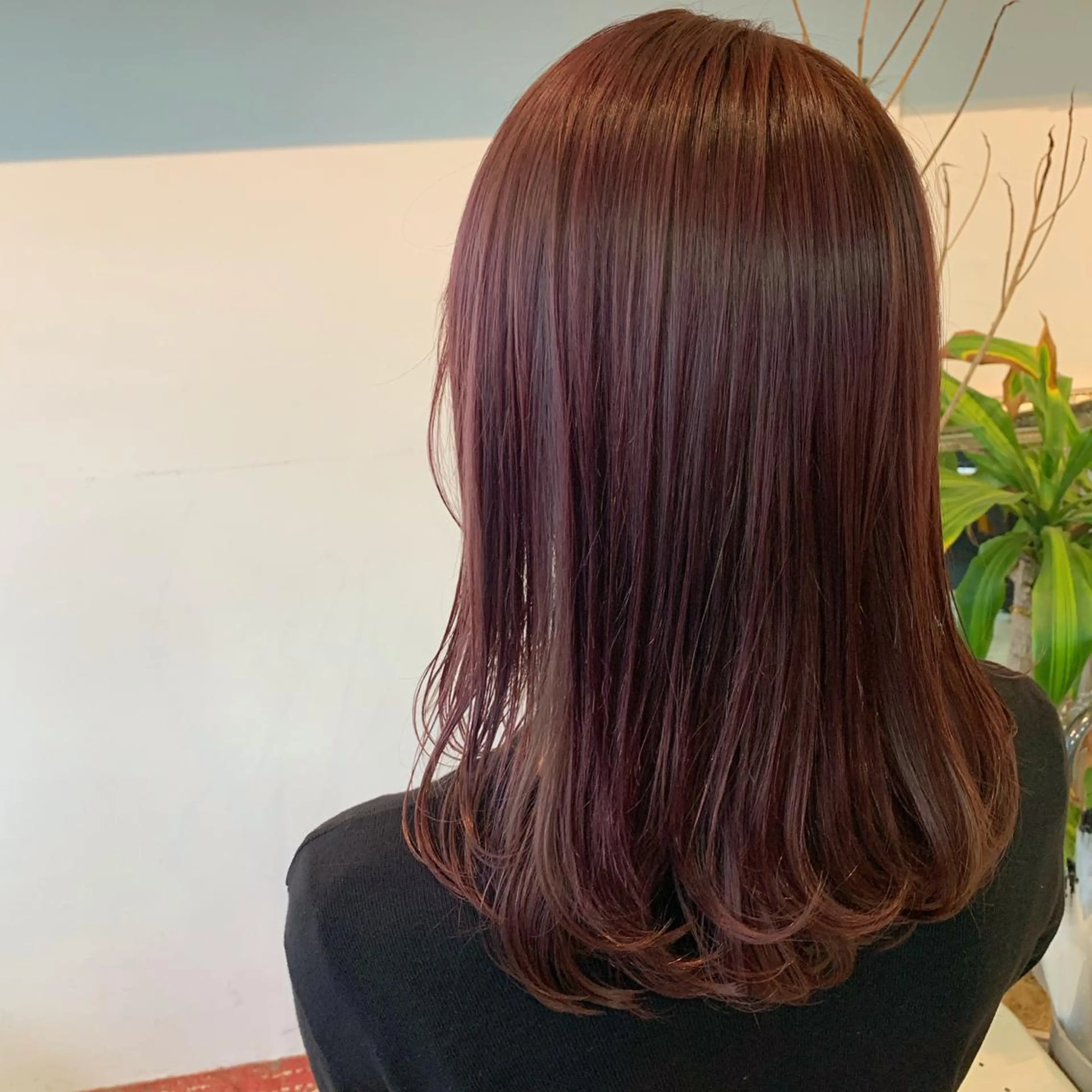 セミロング カラー ヘアアレンジ ラベンダーカラー ピンクカラー ピンクラベンダー カット ヘアカラー トリートメント 山崎 澪のヘアスタイル