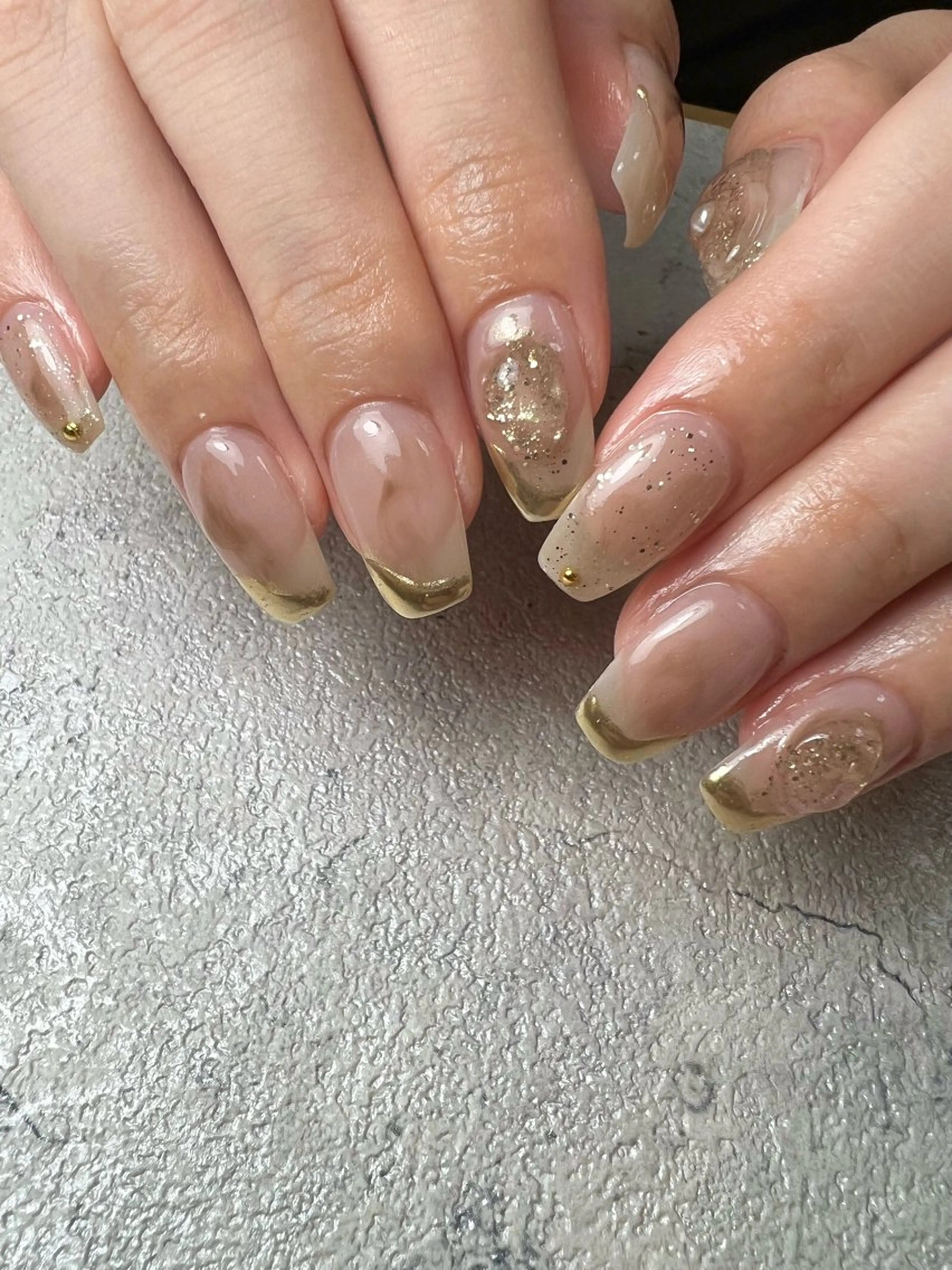 ネイル ジェルネイル ミラーネイル 持ち込み ニュアンスネイル オフィスネイル flowers nailのネイルデザイン