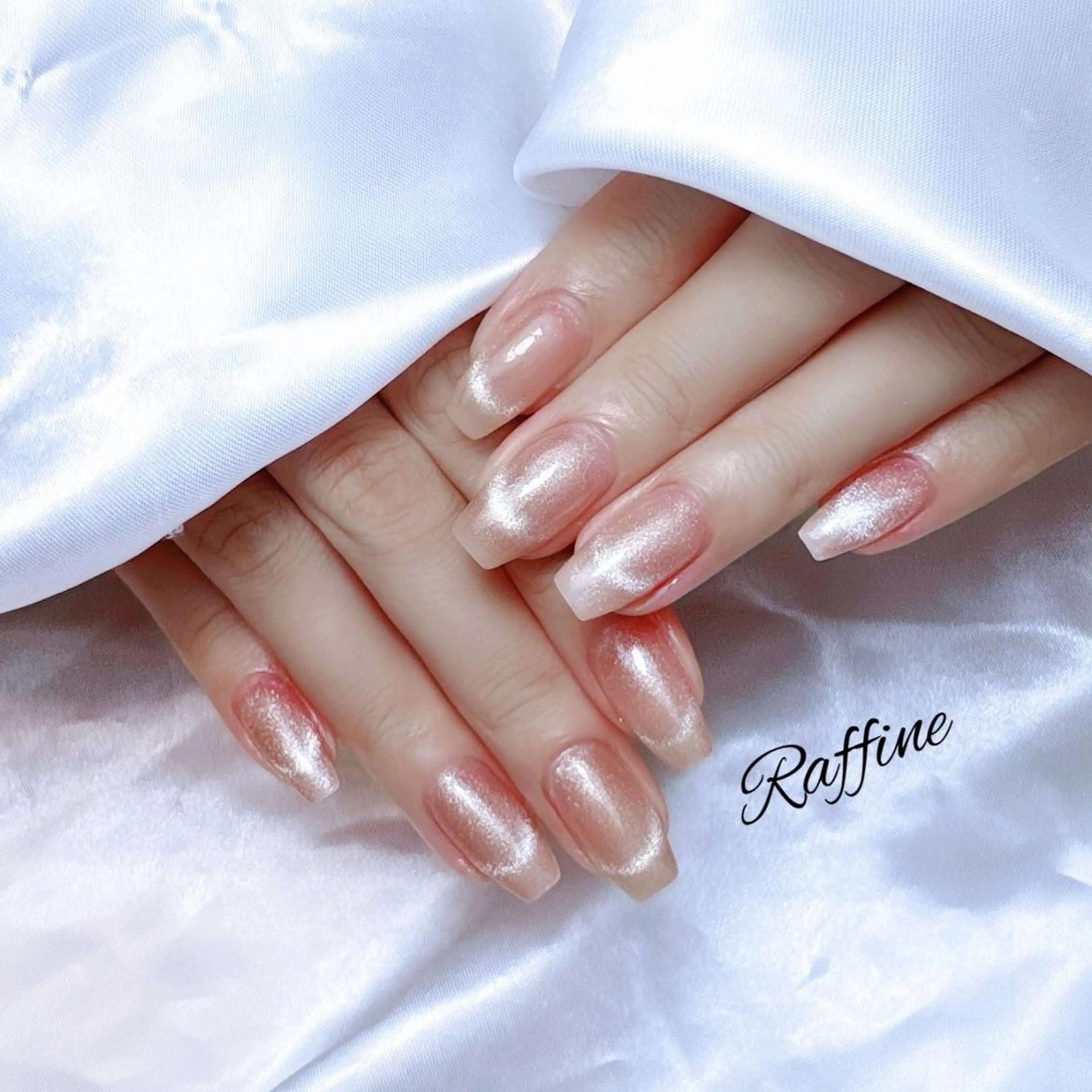 ネイル ハンドネイル RAFFINE 月🦋🩵のネイルデザイン