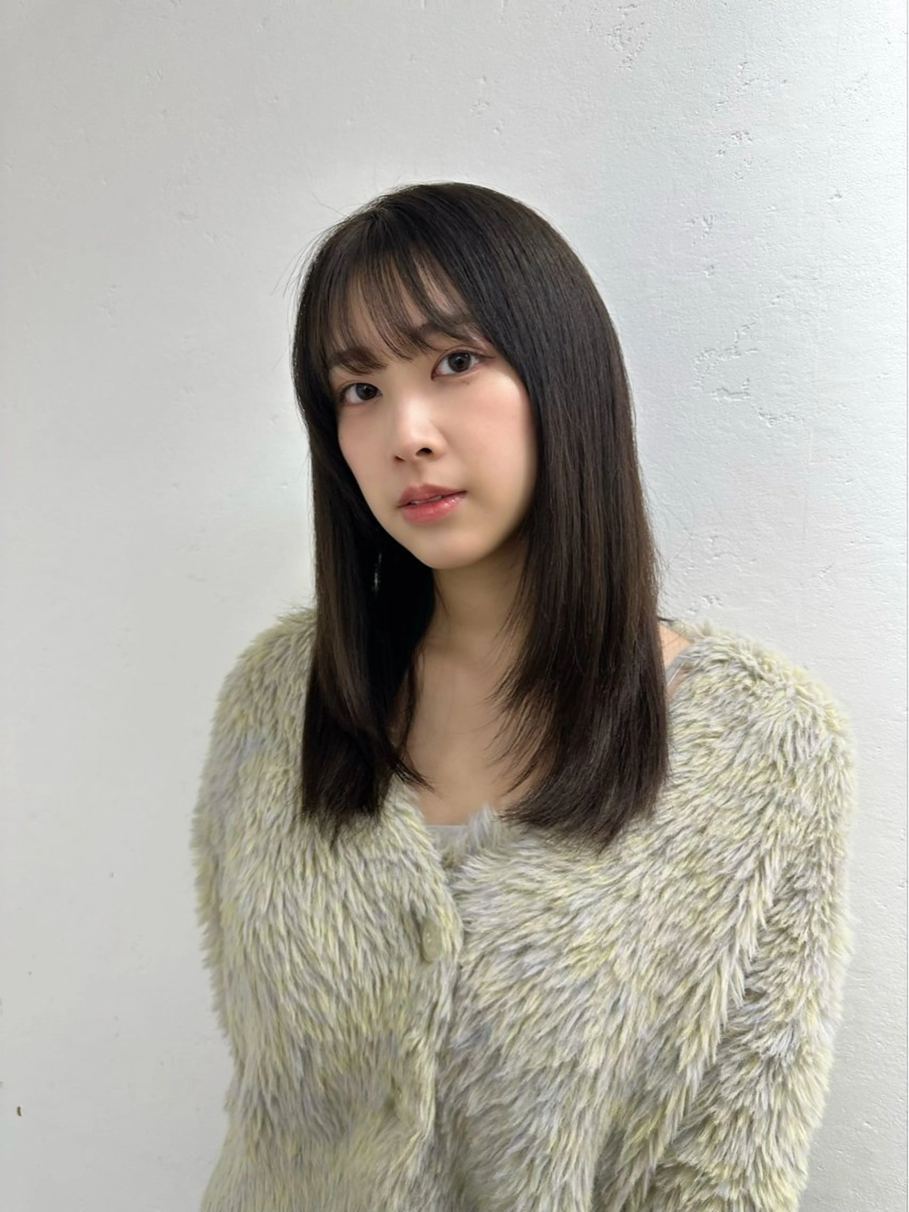 セミロング 韓国風ヘア レイヤーカット ワンホンヘア カット ヘアカラー トリートメント レイヤー 顔周り グレージュ/添田晃基のヘアスタイル