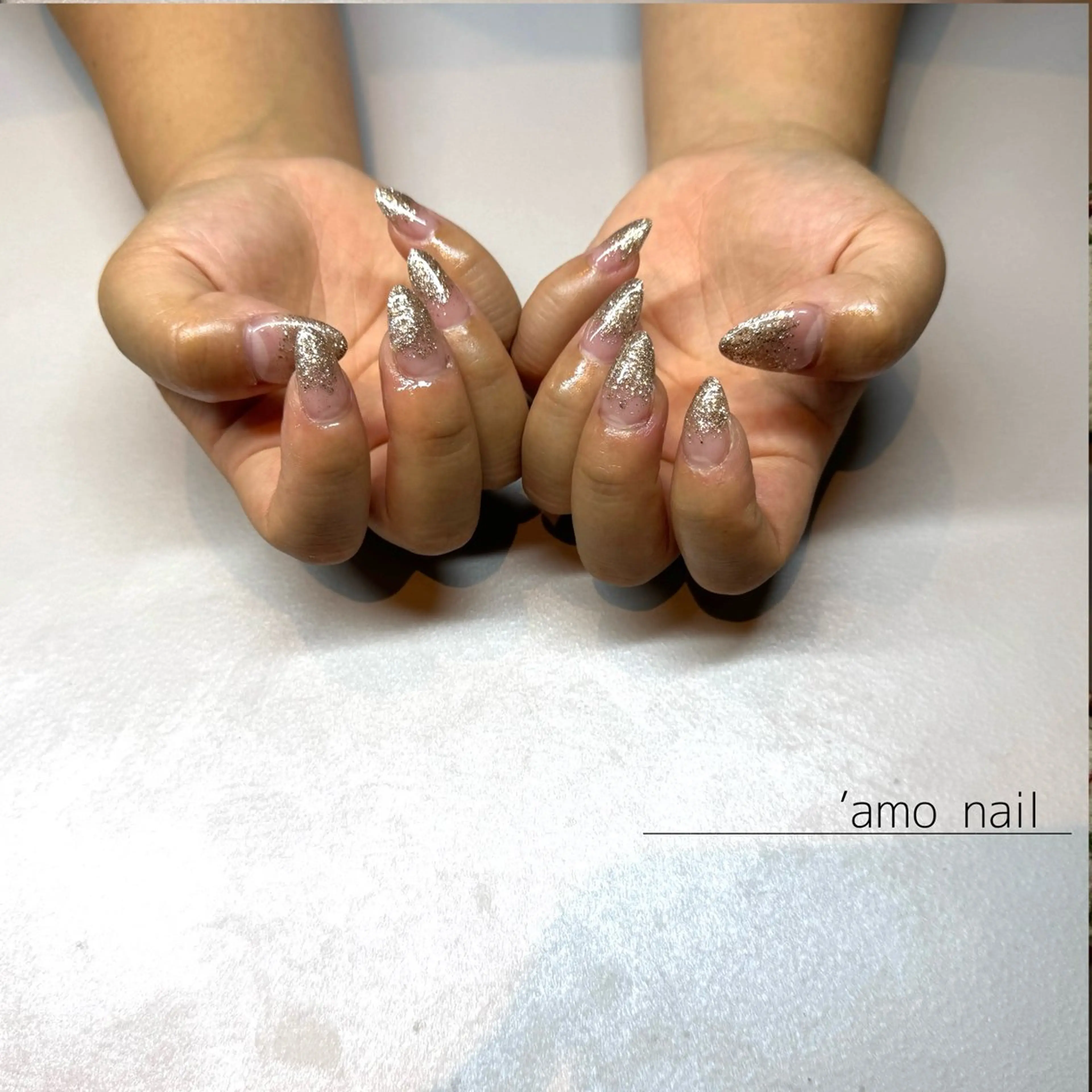 ネイル 長さ出し ラメ(グリッター) ラメグラデーション 'amo nail所属・'amo nailのネイルデザイン