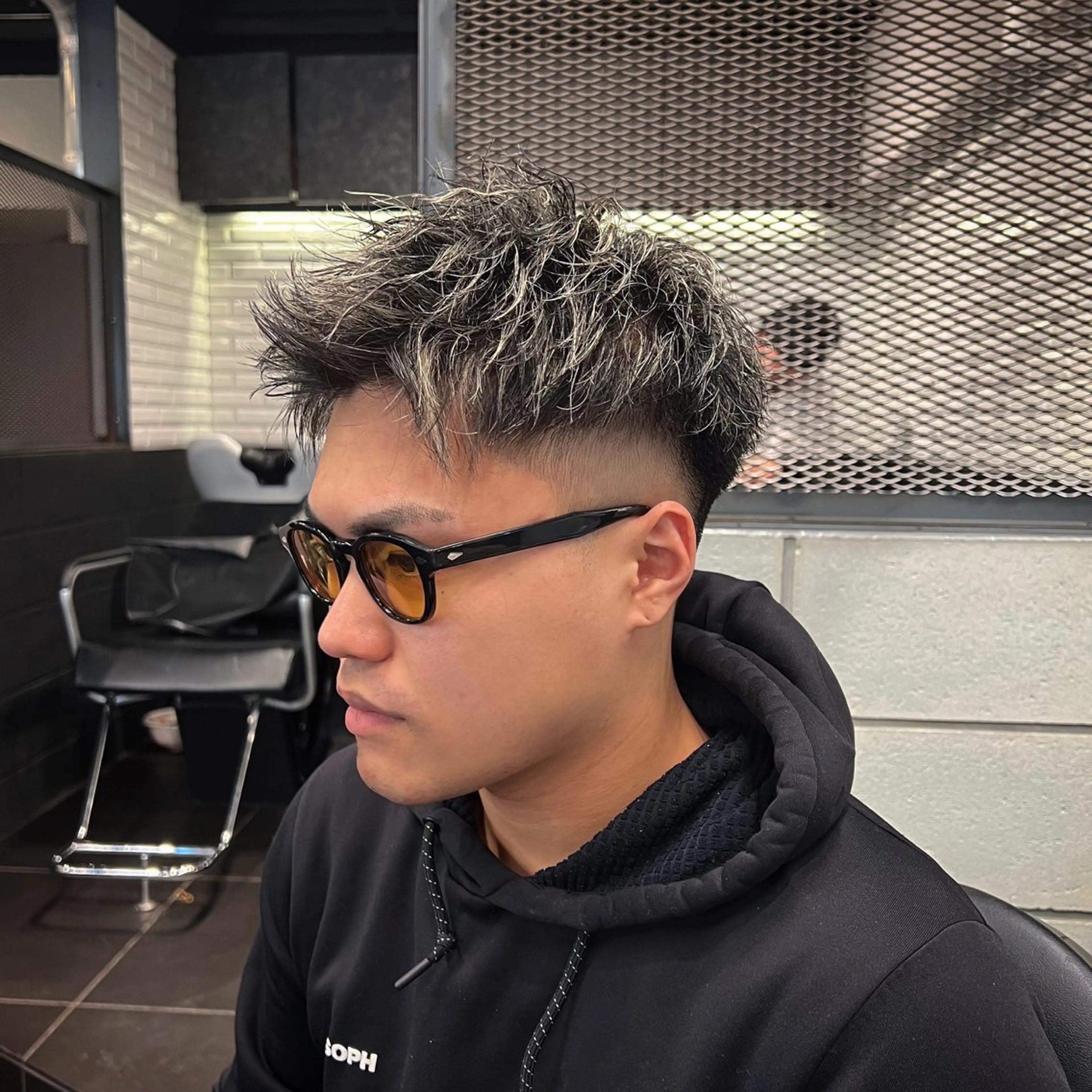 メンズ メンズハイライト メンズメッシュ カット ヘアカラー トリートメント メンズ特化/パーマ/ ハイライト/竜成のヘアスタイル