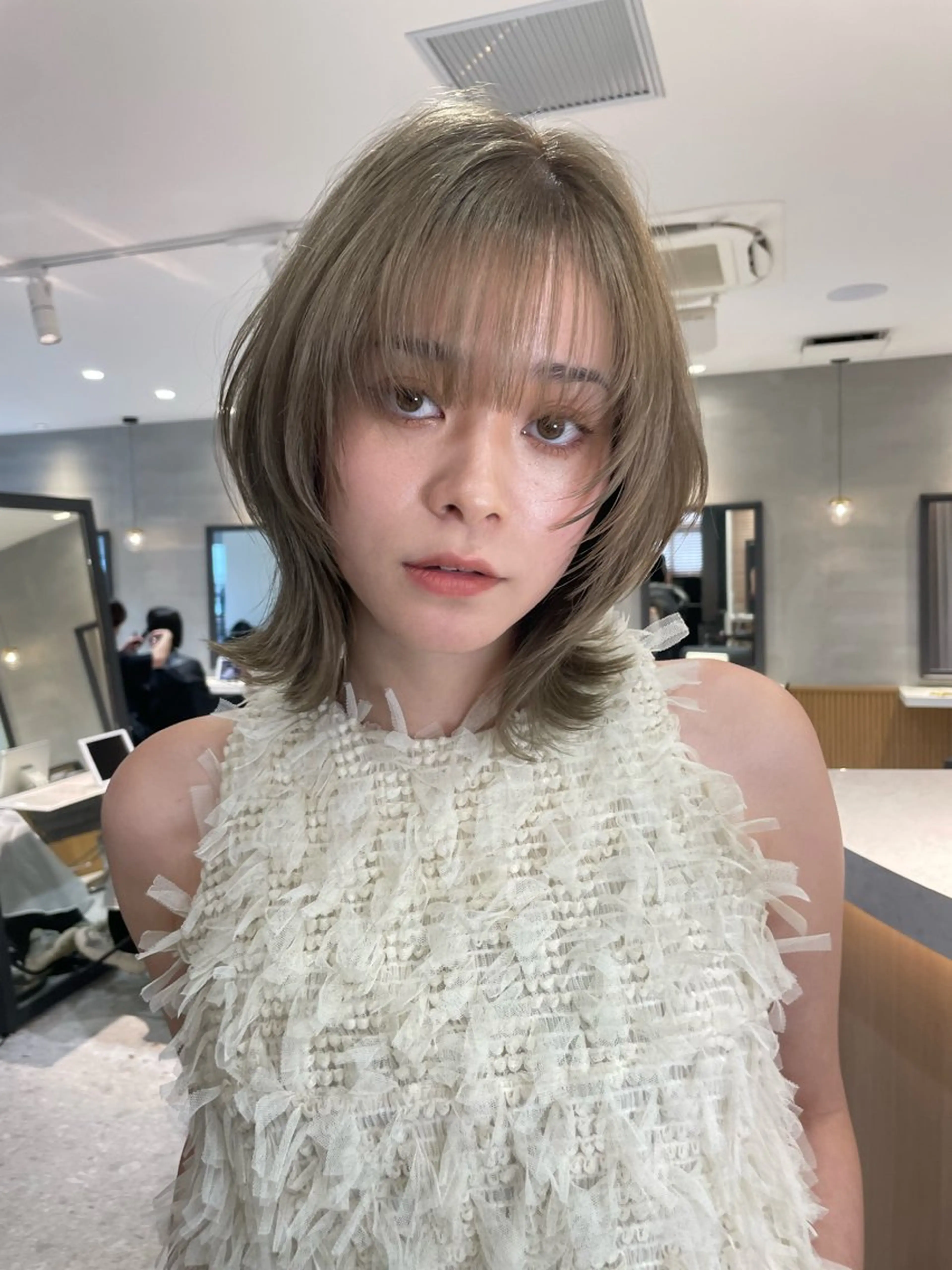 ミディアム カラー ベージュカラー オリーブベージュ 似合わせカット ヘアカラー トリートメント 💛ブリーチ&カット LEON🩶のヘアスタイル