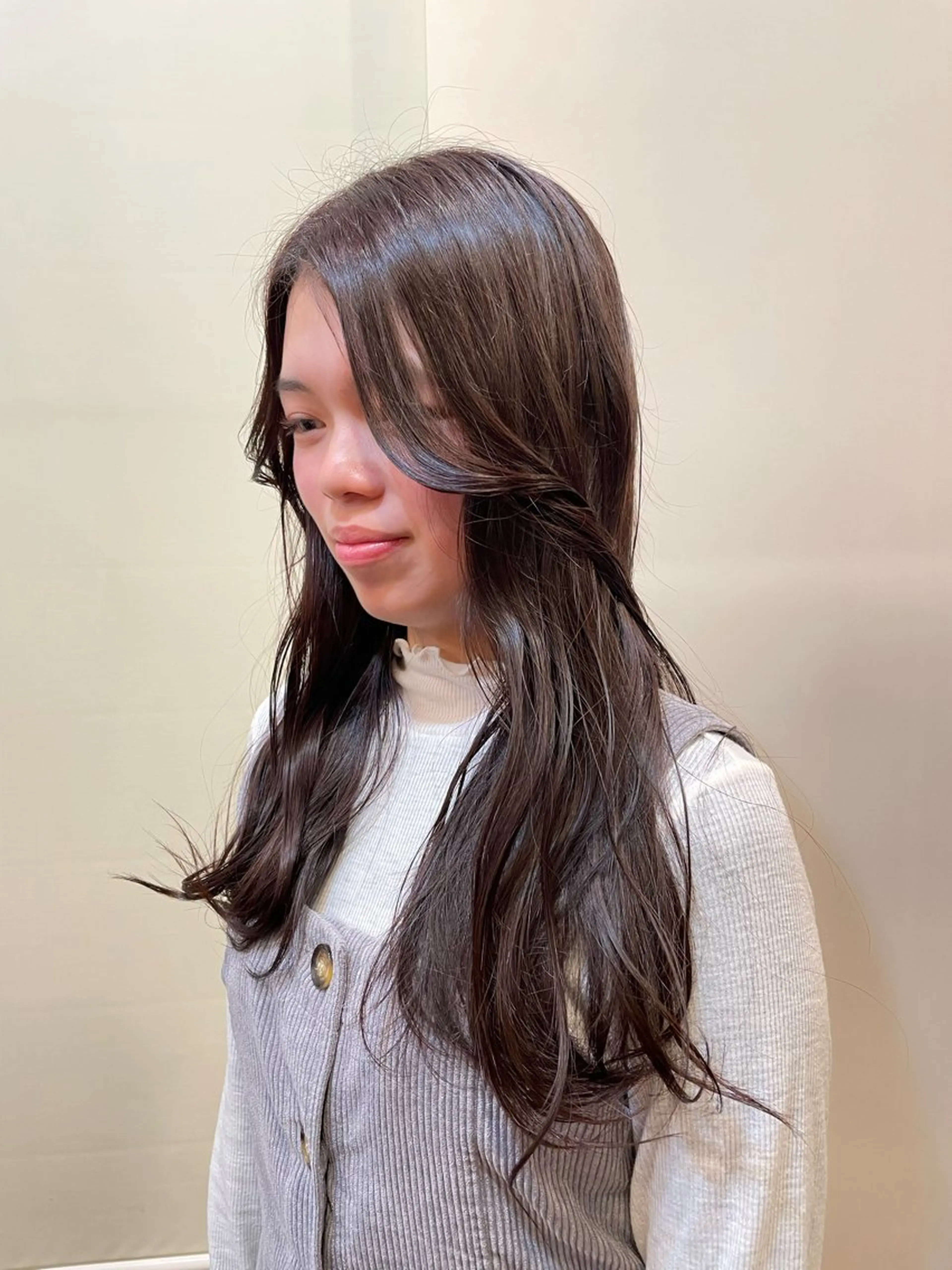 ロング 白髪ケア  BAUM まやのヘアスタイル