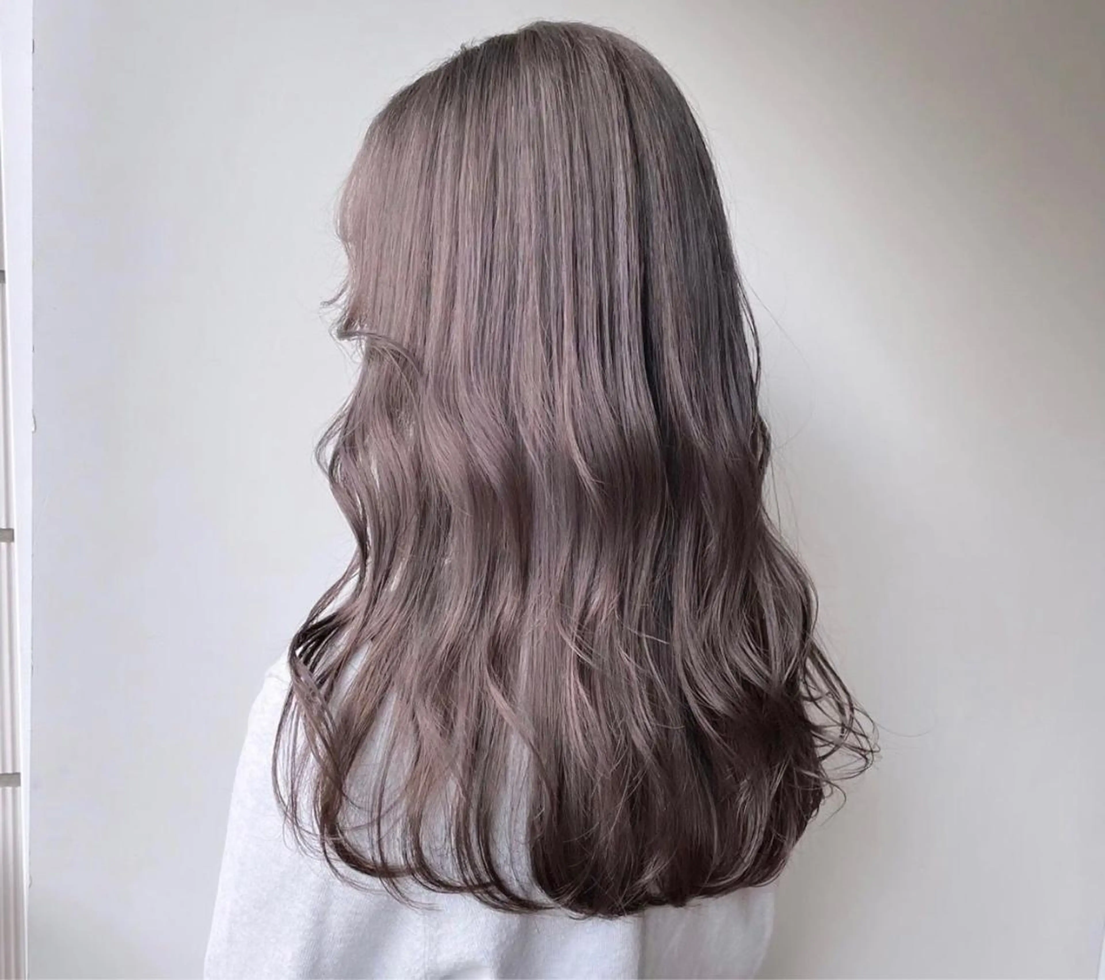 セミロング naomi (夜間営業受付中★)のヘアスタイル