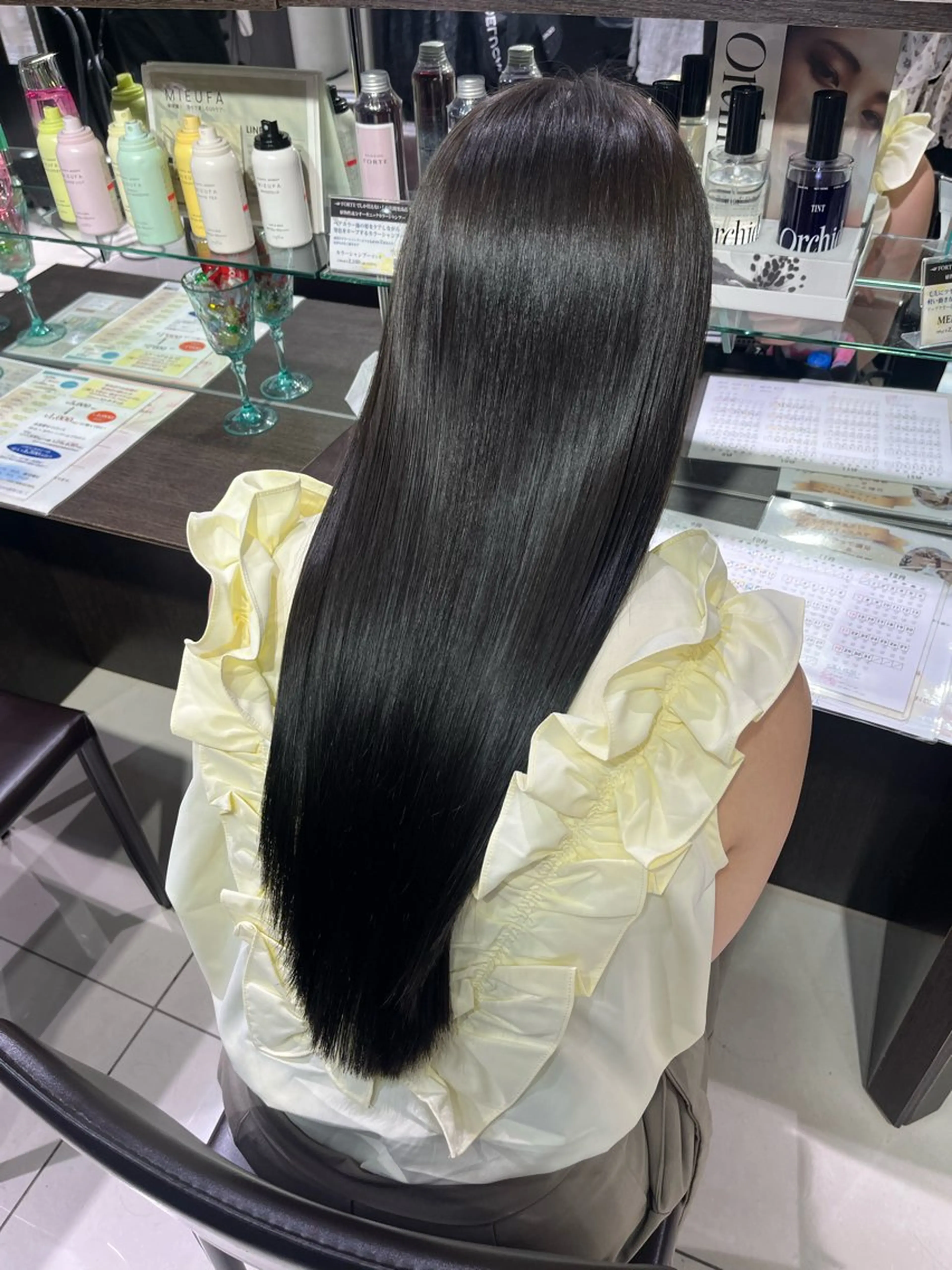 ロング ヘアカラー トリートメント sakura 🪽 艶カラー/髪質改善のヘアスタイル