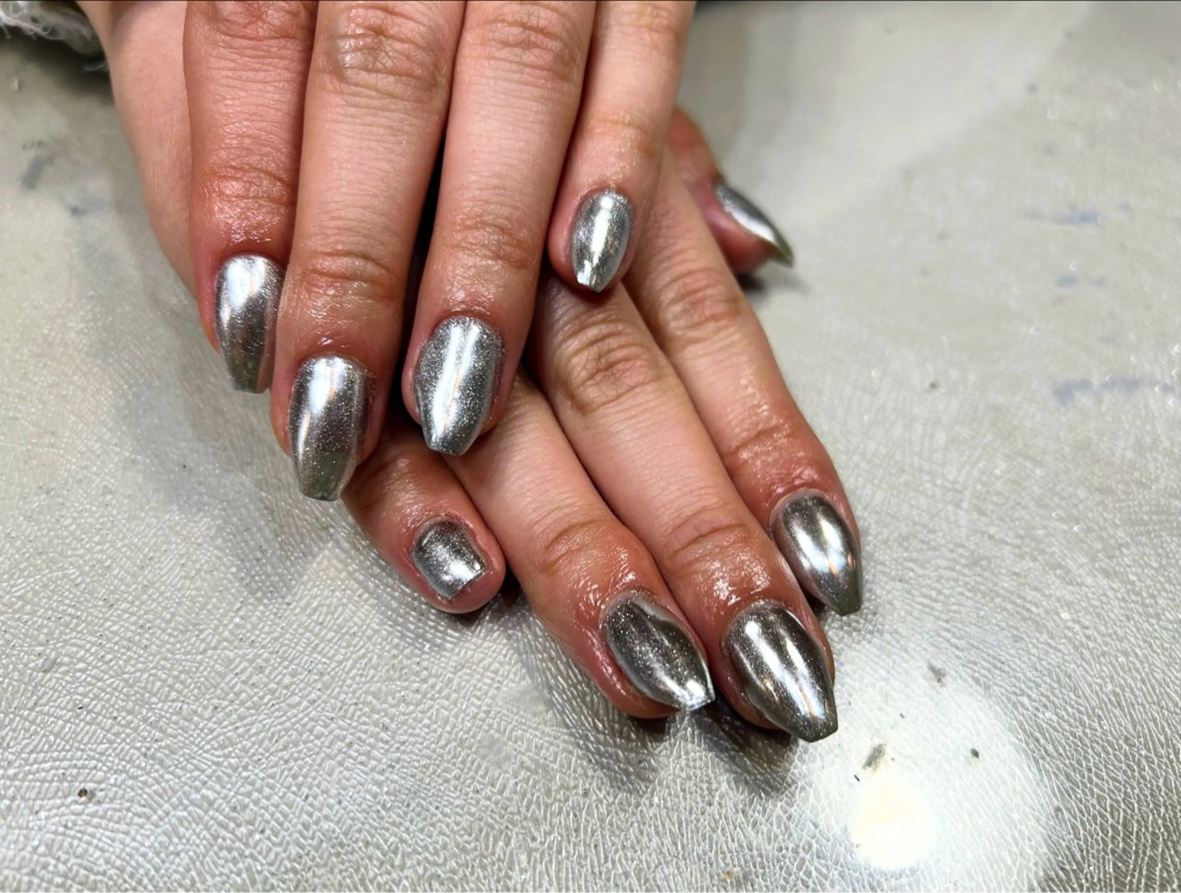 ネイル ミラーネイル ハンドネイル 渋谷 怜奈のネイルデザイン