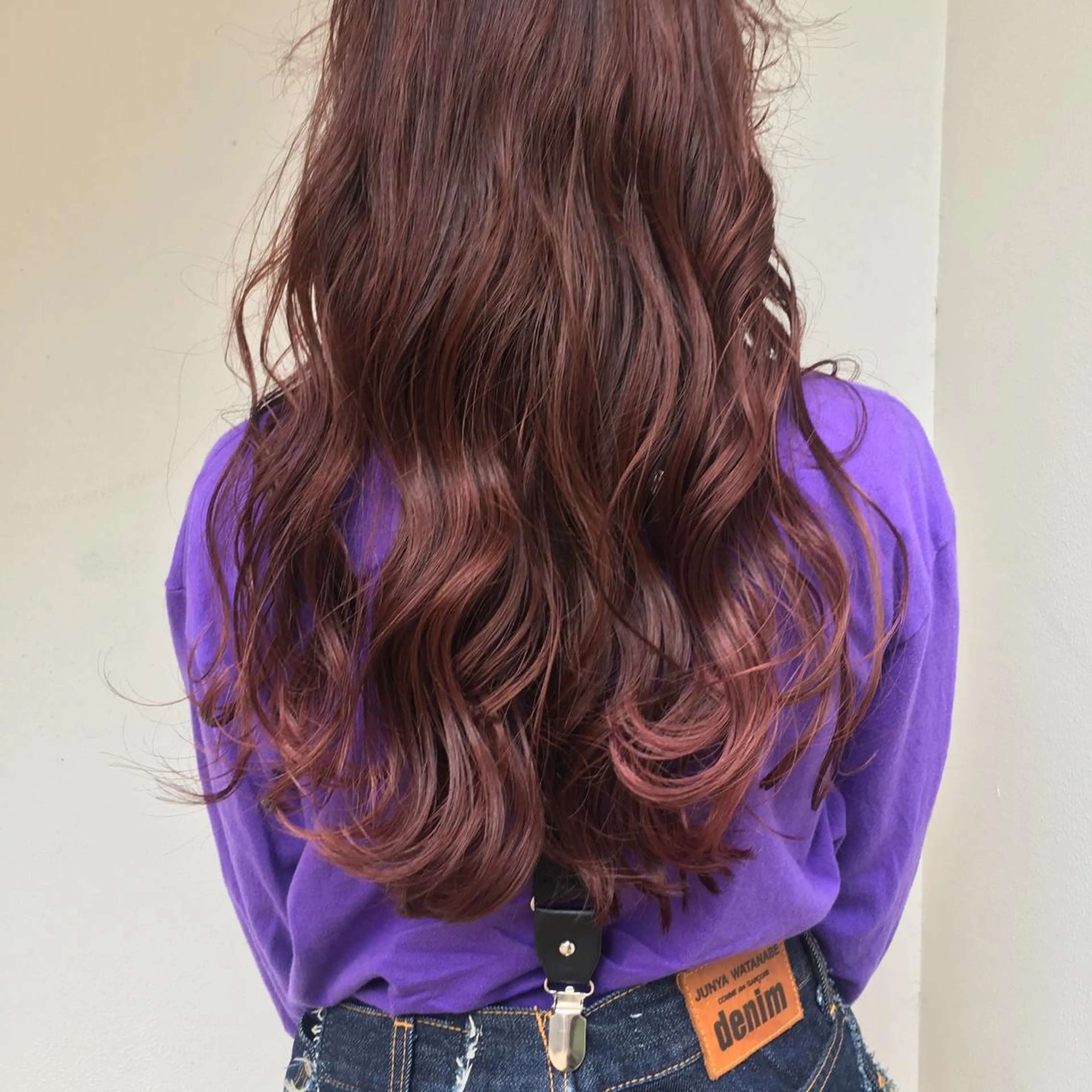 ロング カラー レッドカラー バイオレットカラー BRUNTJET所属・MAEDA MADOKAのヘアスタイル