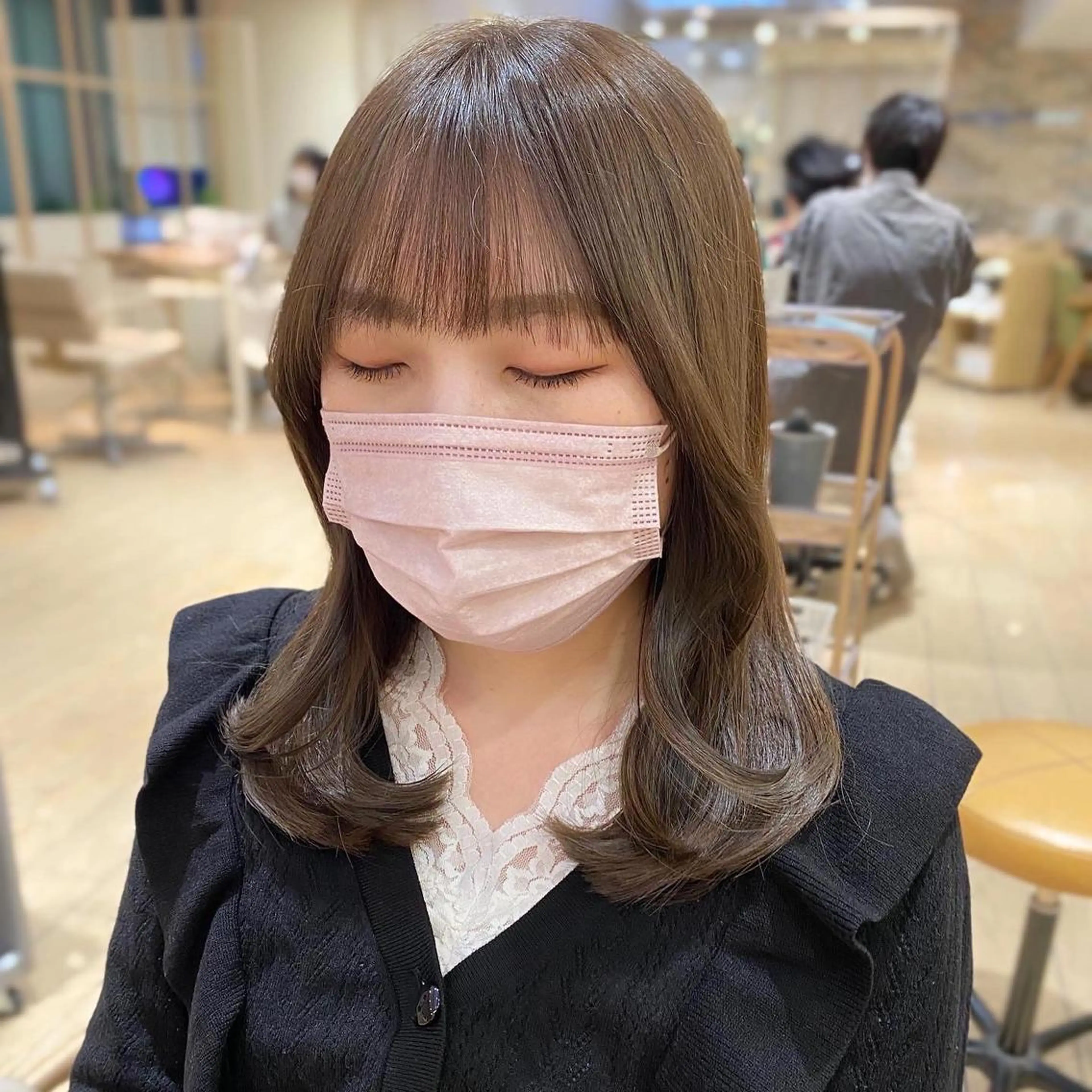 ミディアム カラー グレージュ ミルクティーグレージュ 顔周り/くびれヘア 韓国ヘア💕風間るなのヘアスタイル