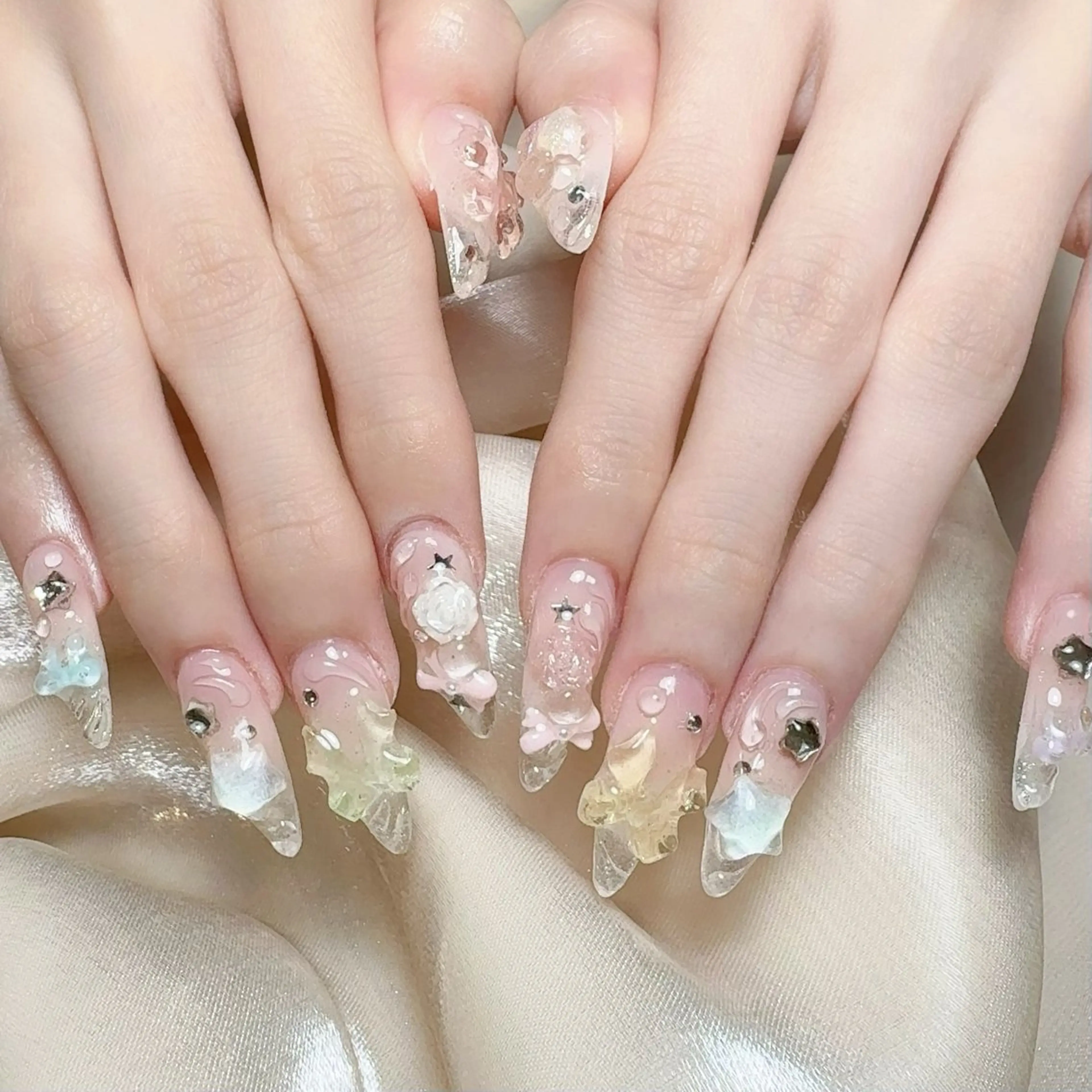 メンズ ネイル メンズ韓国風 アートネイル オーロラネイル ガーリー キラキラネイル ハンドネイル Nail salon 木にいるのネイルデザイン