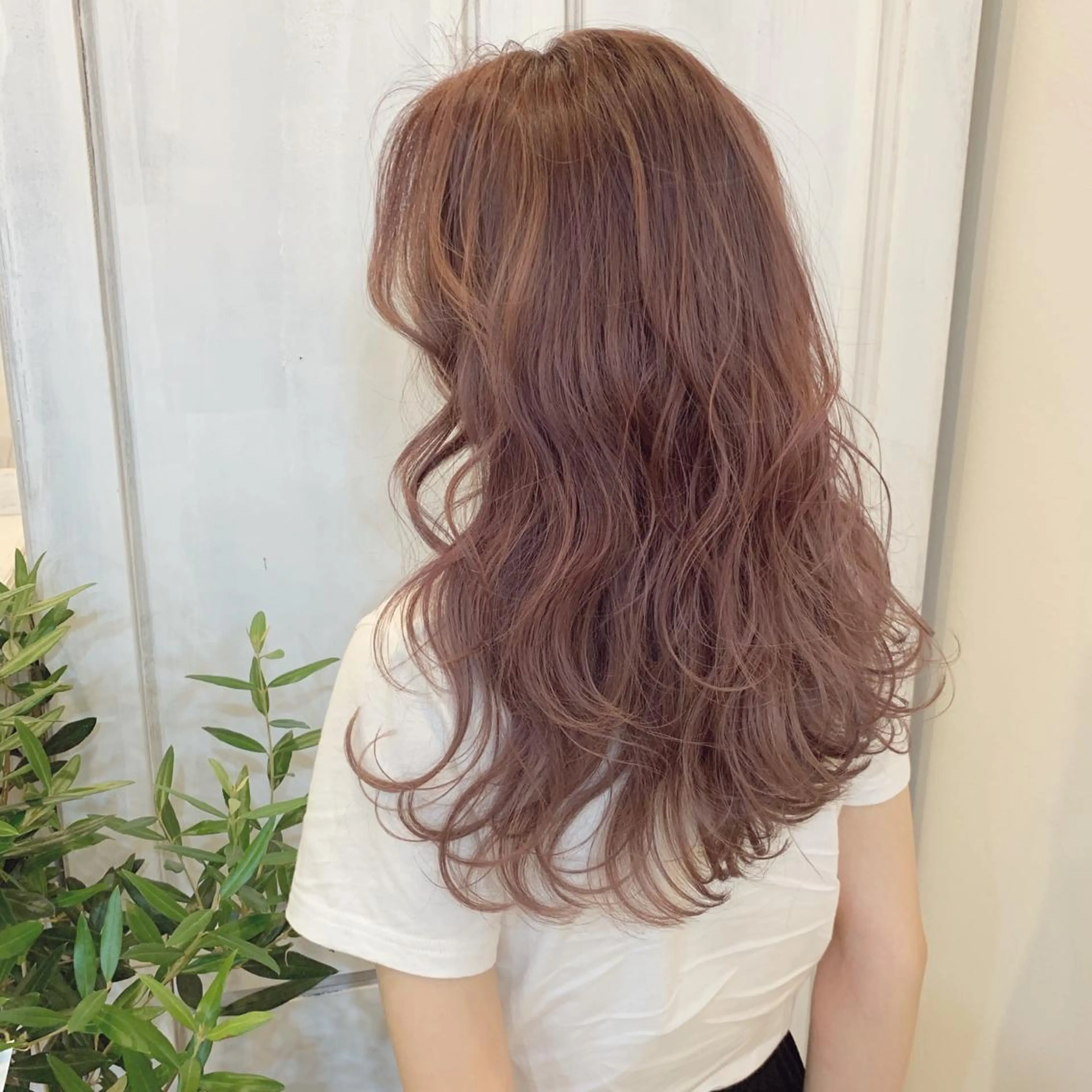 ロング KAORU オリーブカラーのヘアスタイル