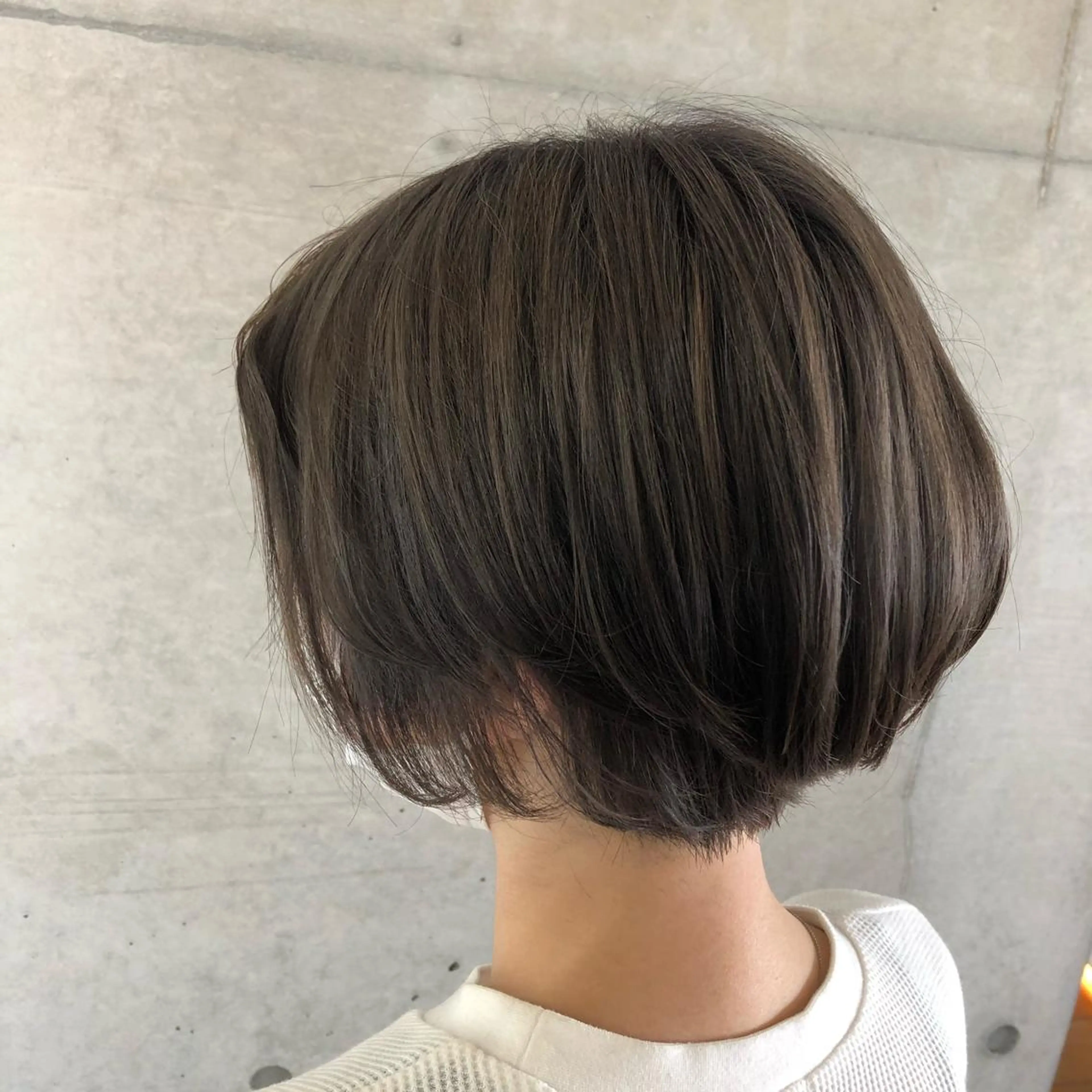 ショート カラー グレージュ ヘアカラー nagisa /縮毛矯正のヘアスタイル