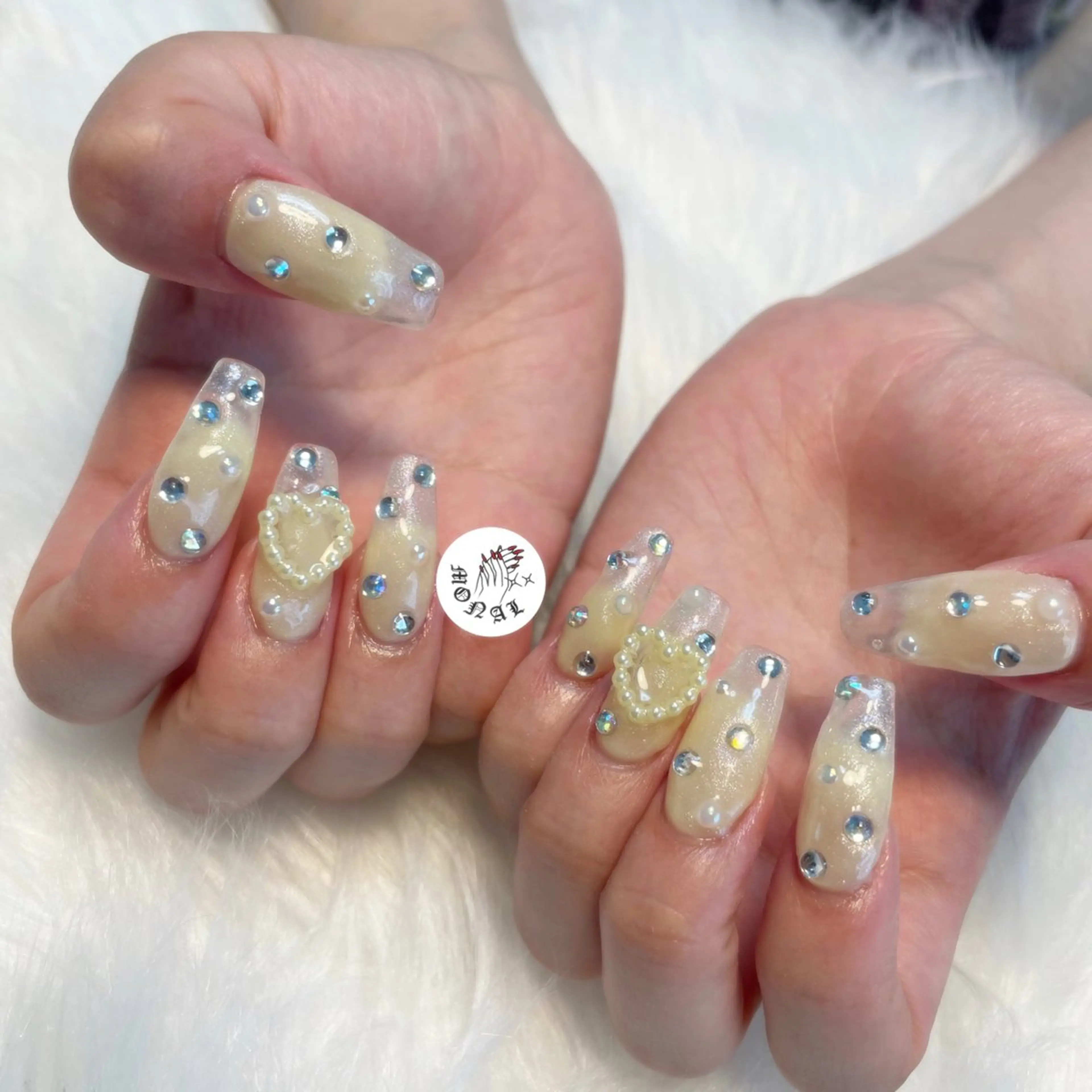 ネイル ハンドネイル ゴテゴテ💙ワンホン リオナのネイルデザイン