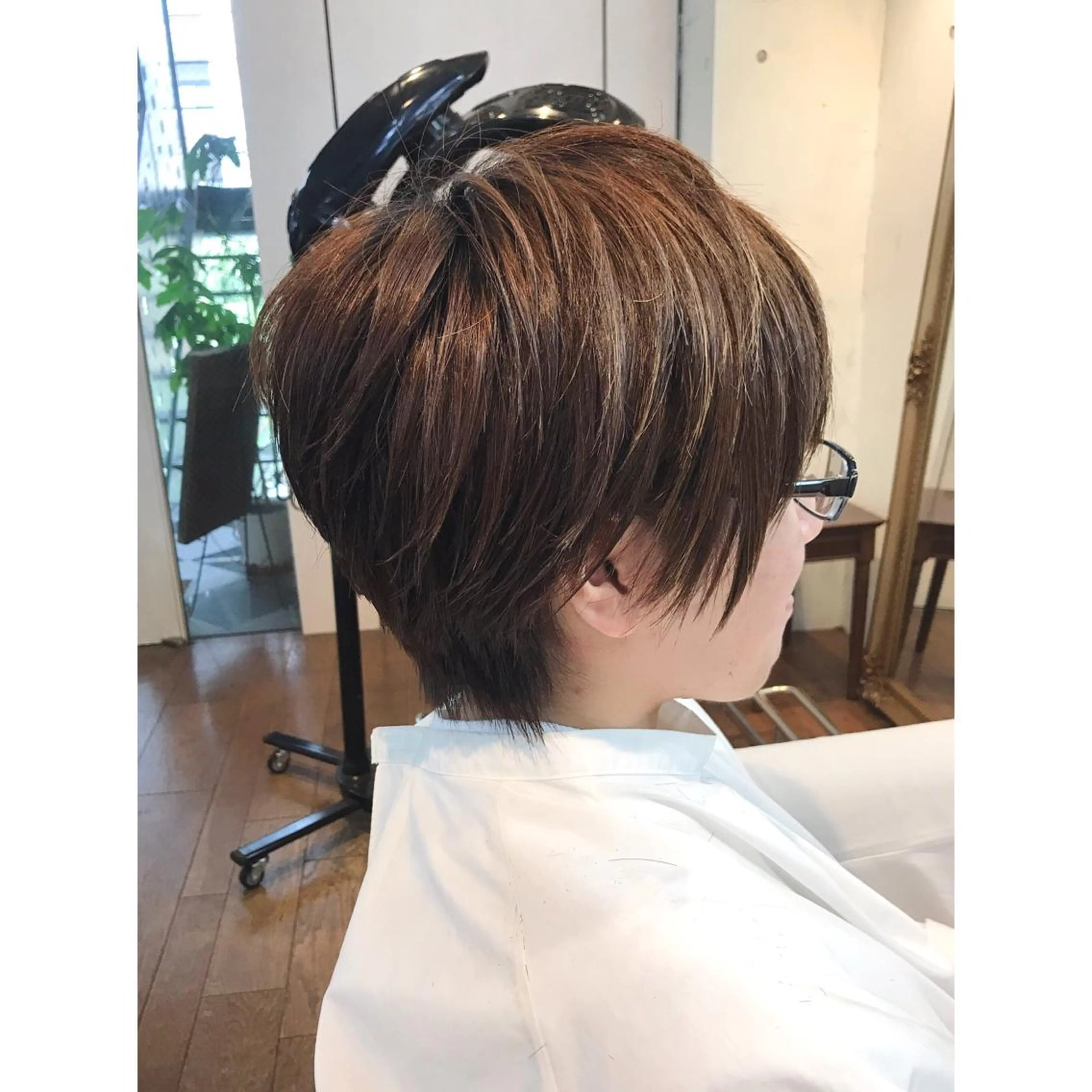 ショート カラー ハイライトカラー ハイライト corona hairdesign KAZUE MAEDA所属・マエダ　カズエ🫶 coronahairのヘアスタイル