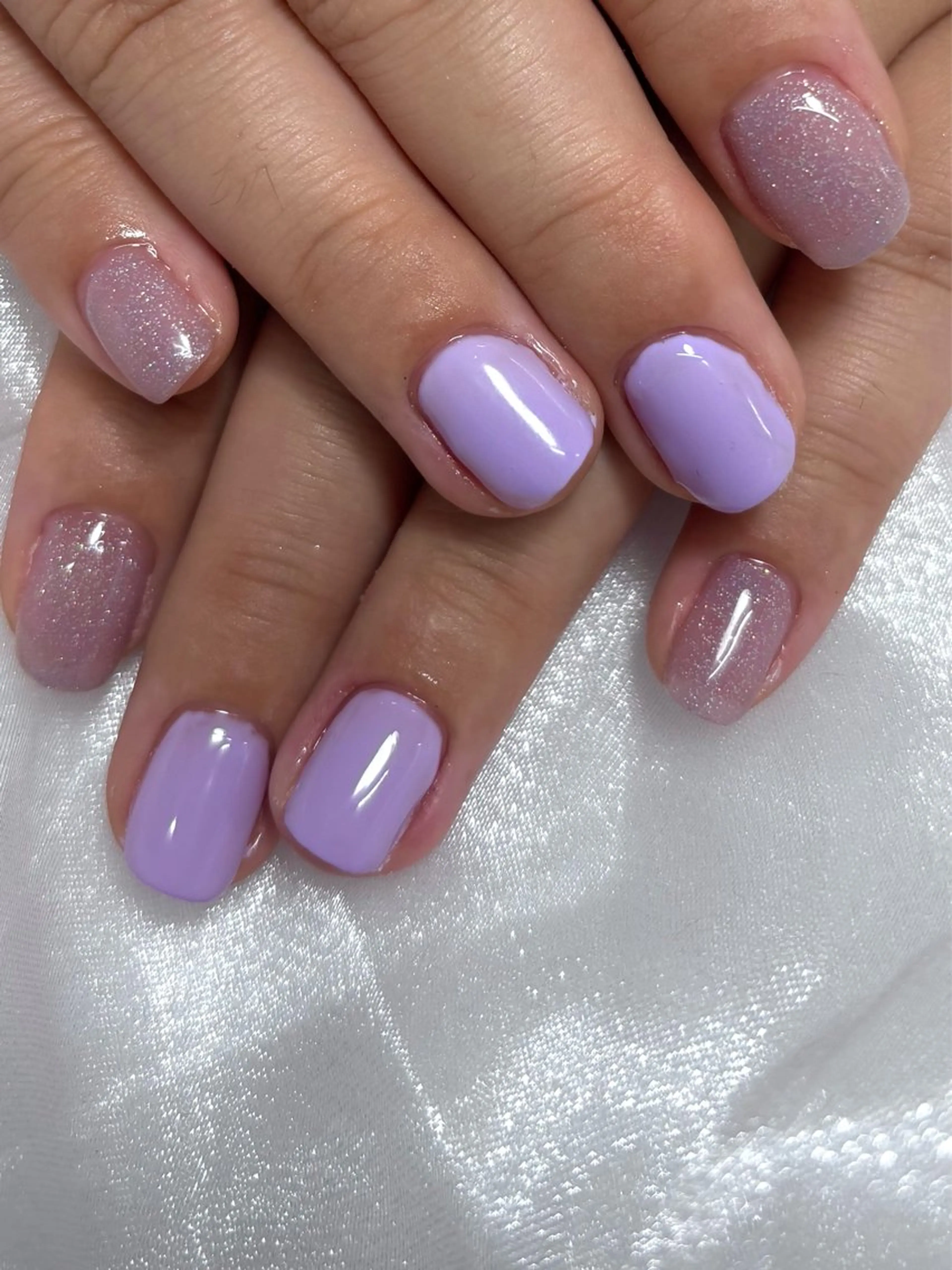 ネイル ラメ(グリッター) ピンク パープル eye mor. 岐阜駅前店所属・nail  mor. ななみんのネイルデザイン