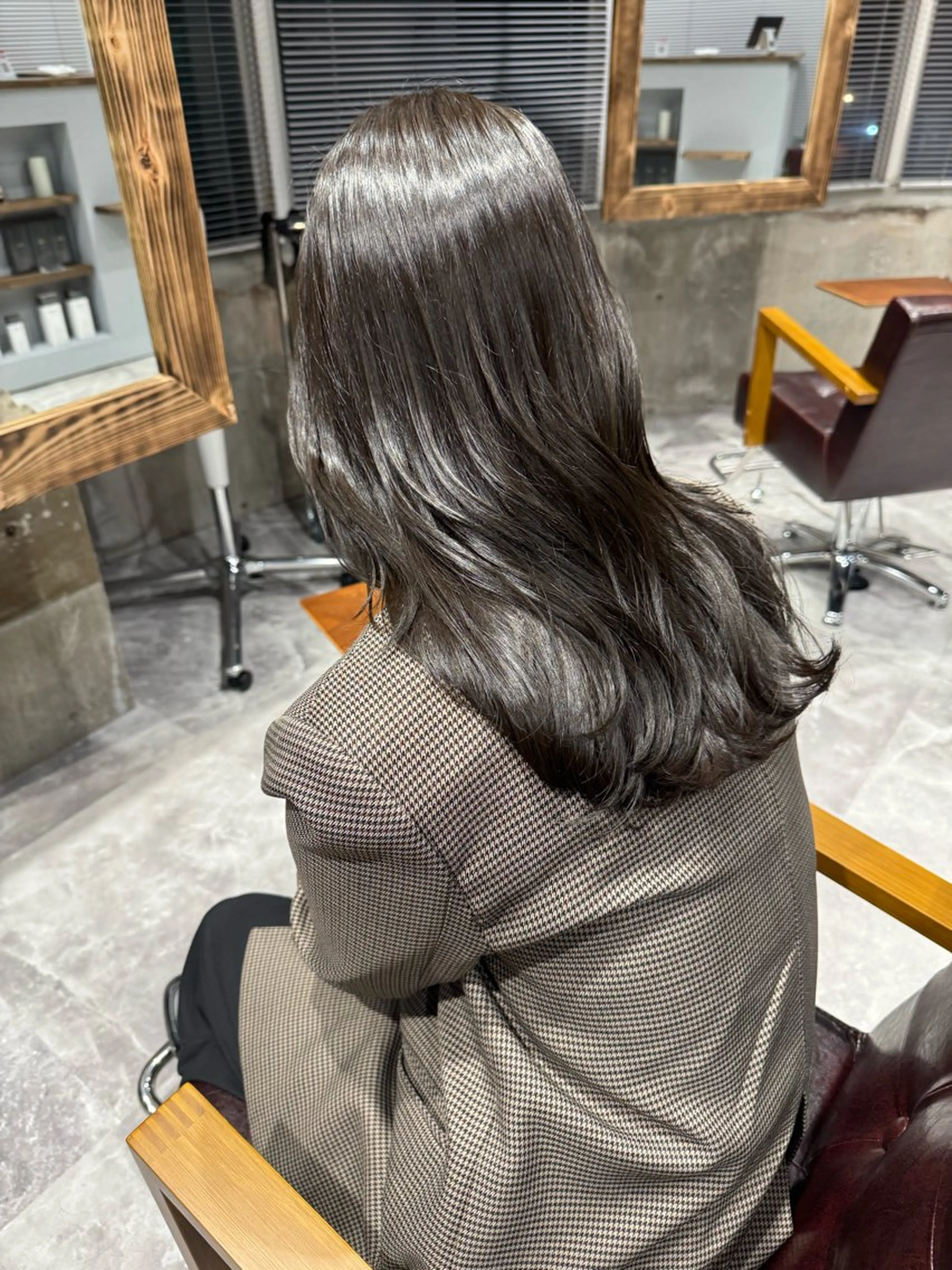 セミロング カラー 透明感カラー カット ヘアカラー 画 kirikaのヘアスタイル