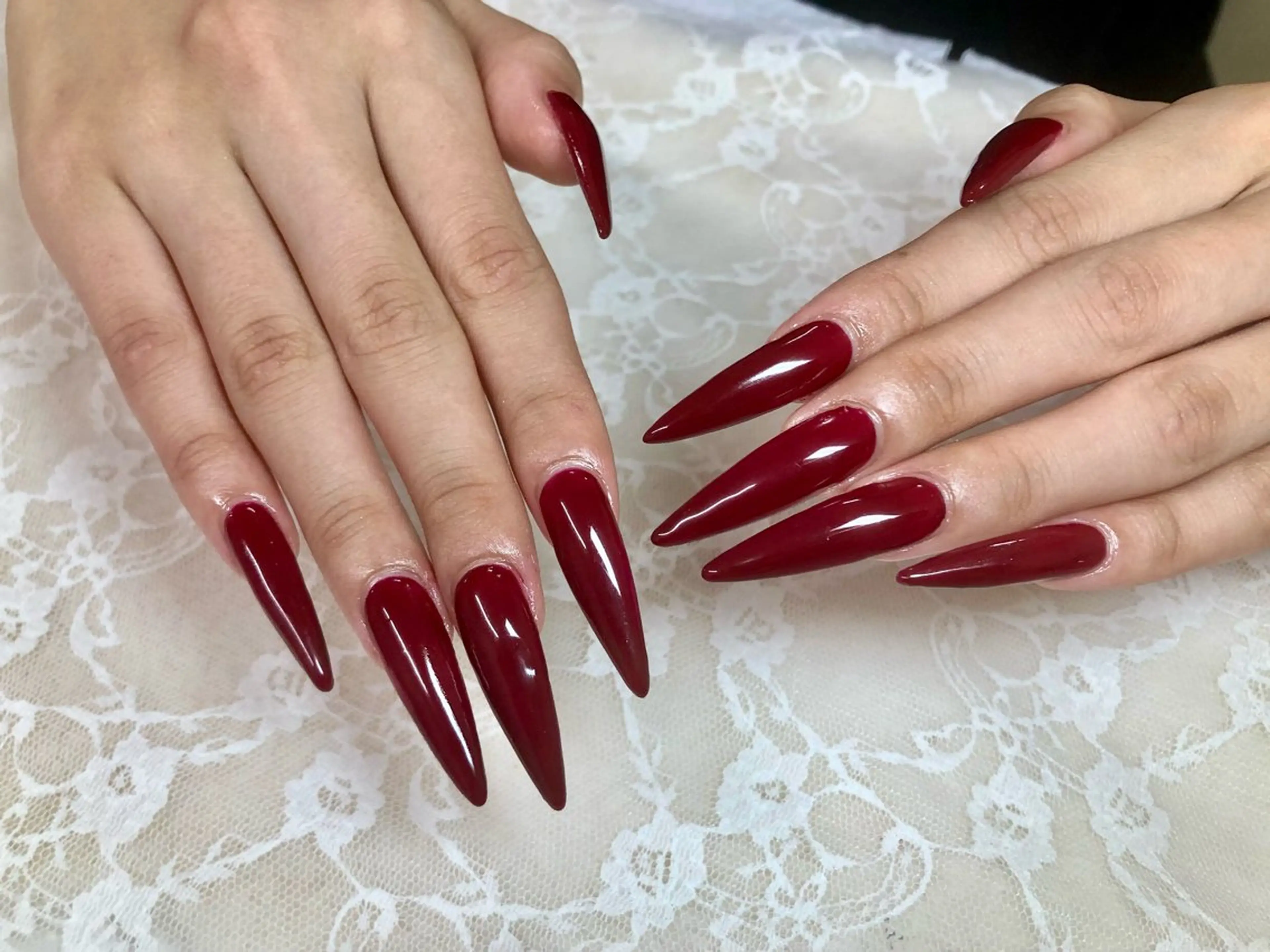 ネイル ボルドー 長さ出し ハロウィン ロングネイル スーパーロングネイル ハンドネイル ハンドケア 心斎橋Salon Epokkuのネイルデザイン