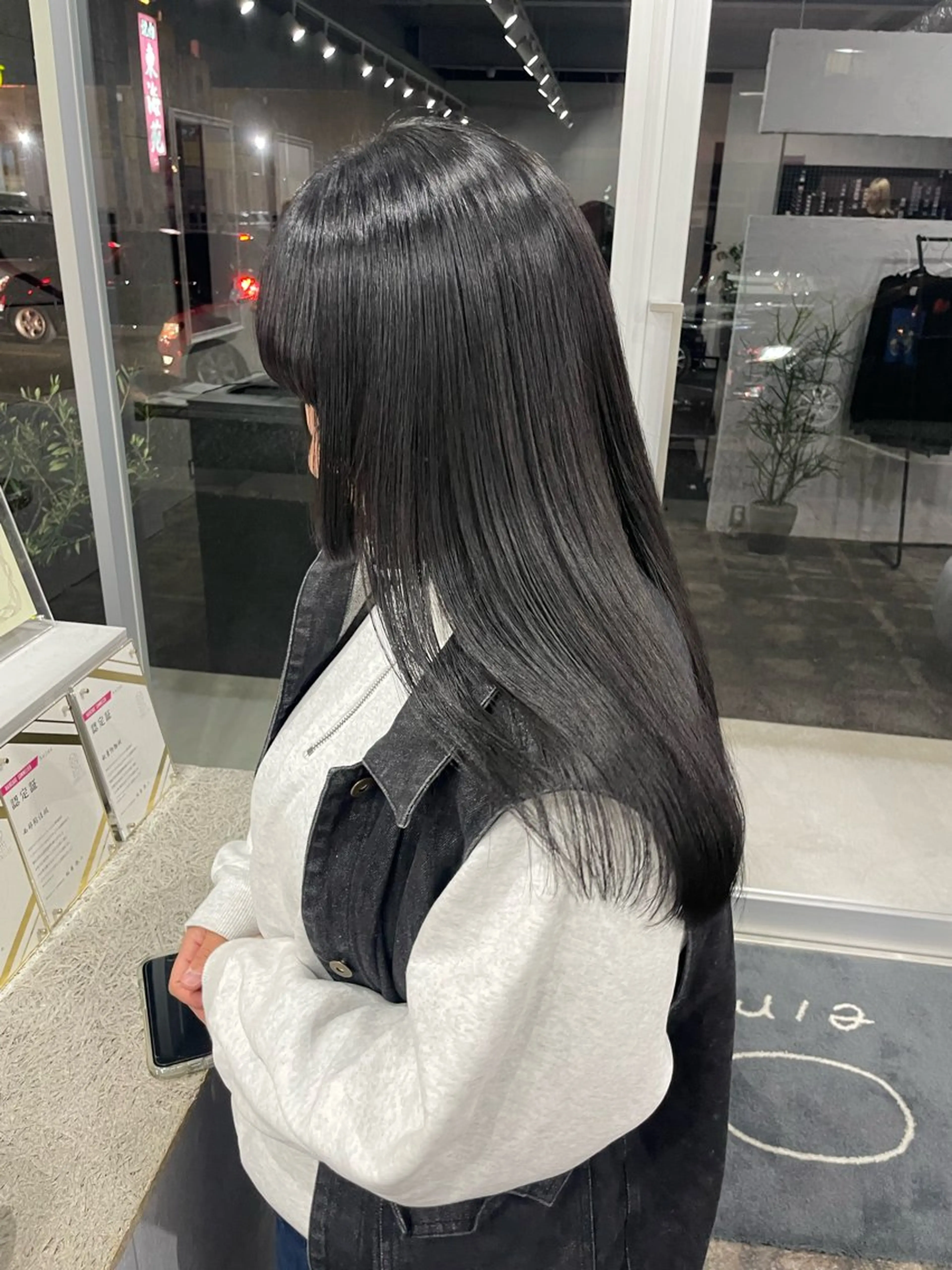 ロング 縮毛矯正 shiba tomomiのヘアスタイル