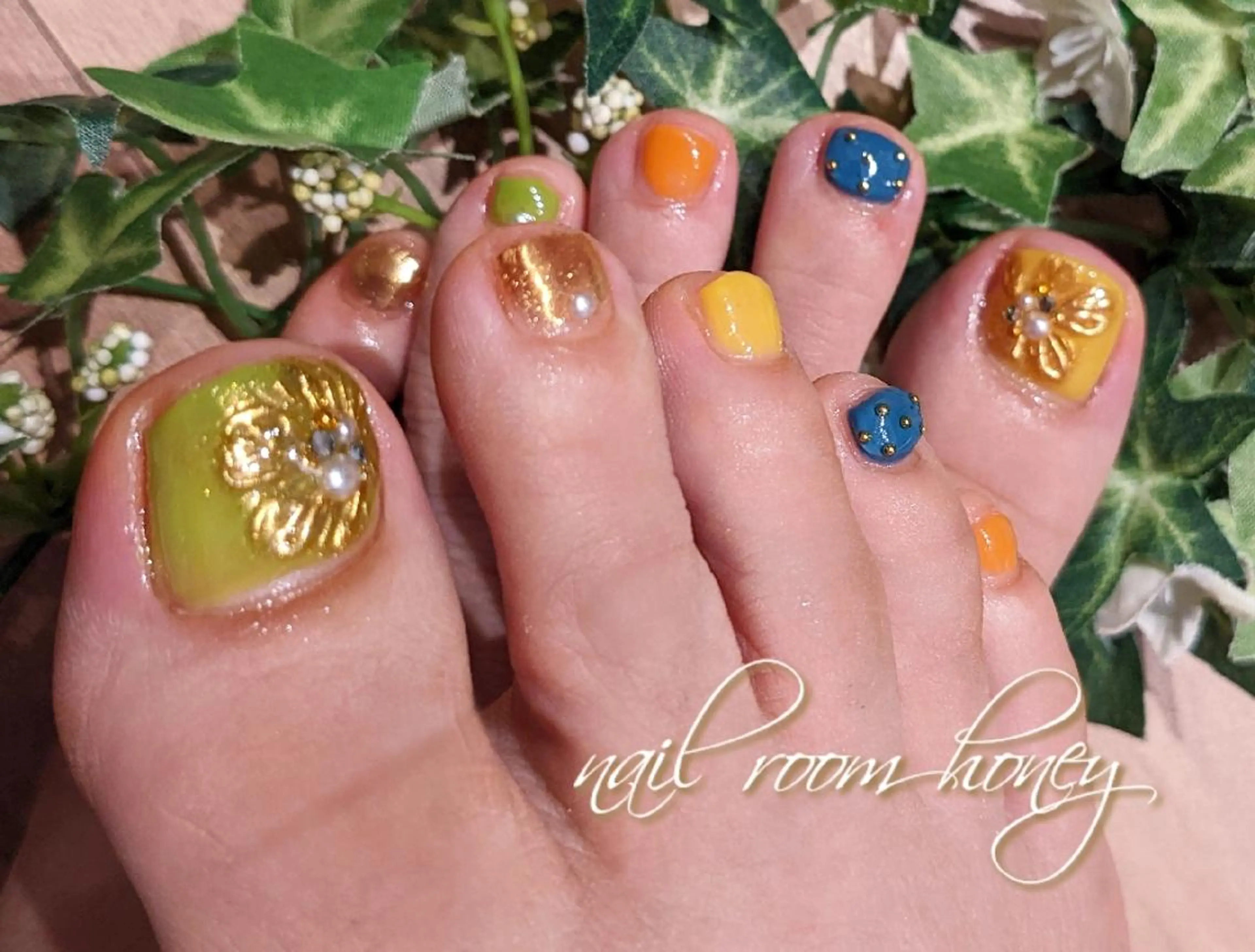 ネイル フラワーネイル フットネイル ジェルネイル ミラーネイル nail room  honeyのネイルデザイン