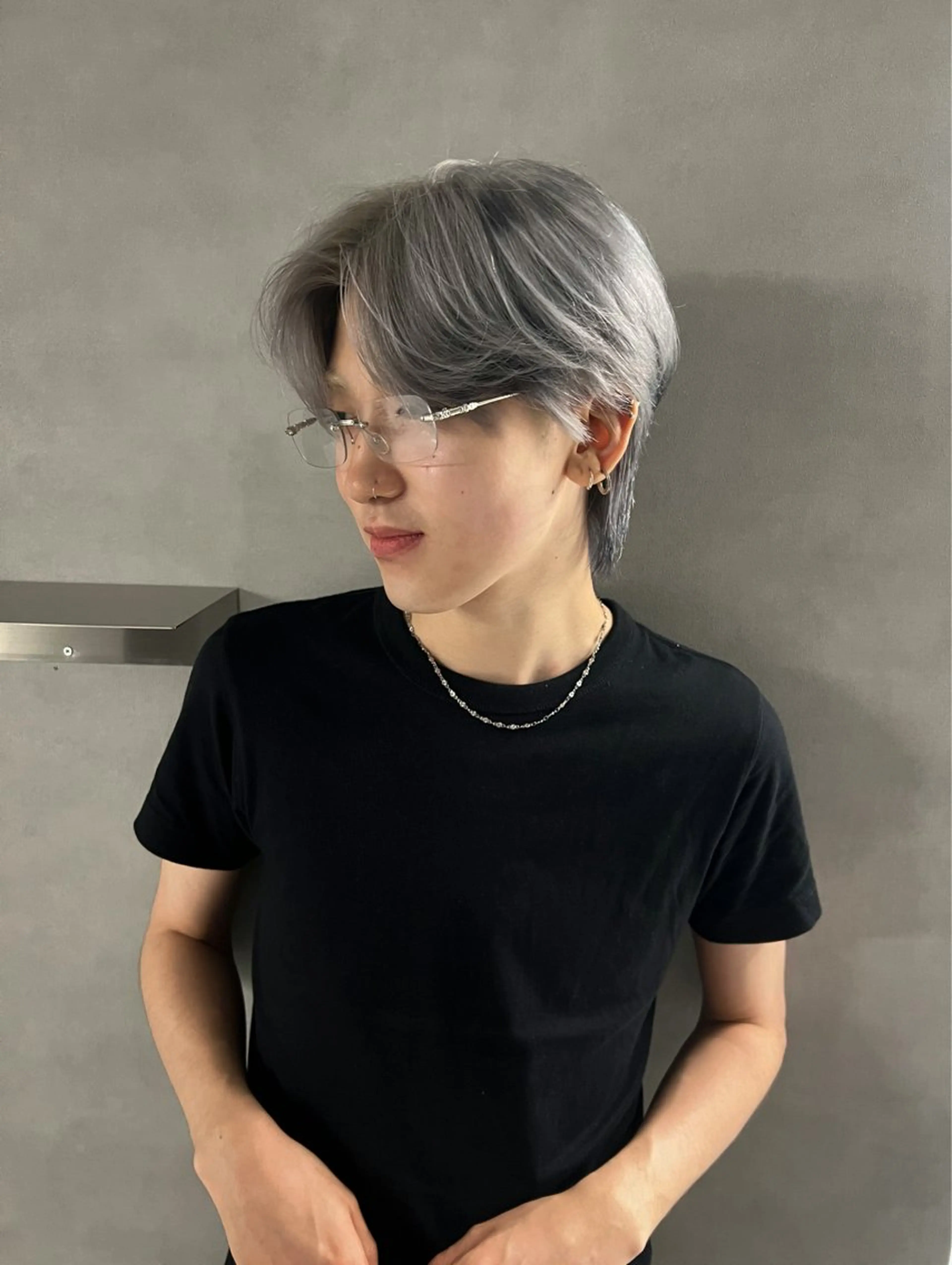 メンズ ヘアカラー 複雑履歴、デザイン 特化momoのヘアスタイル