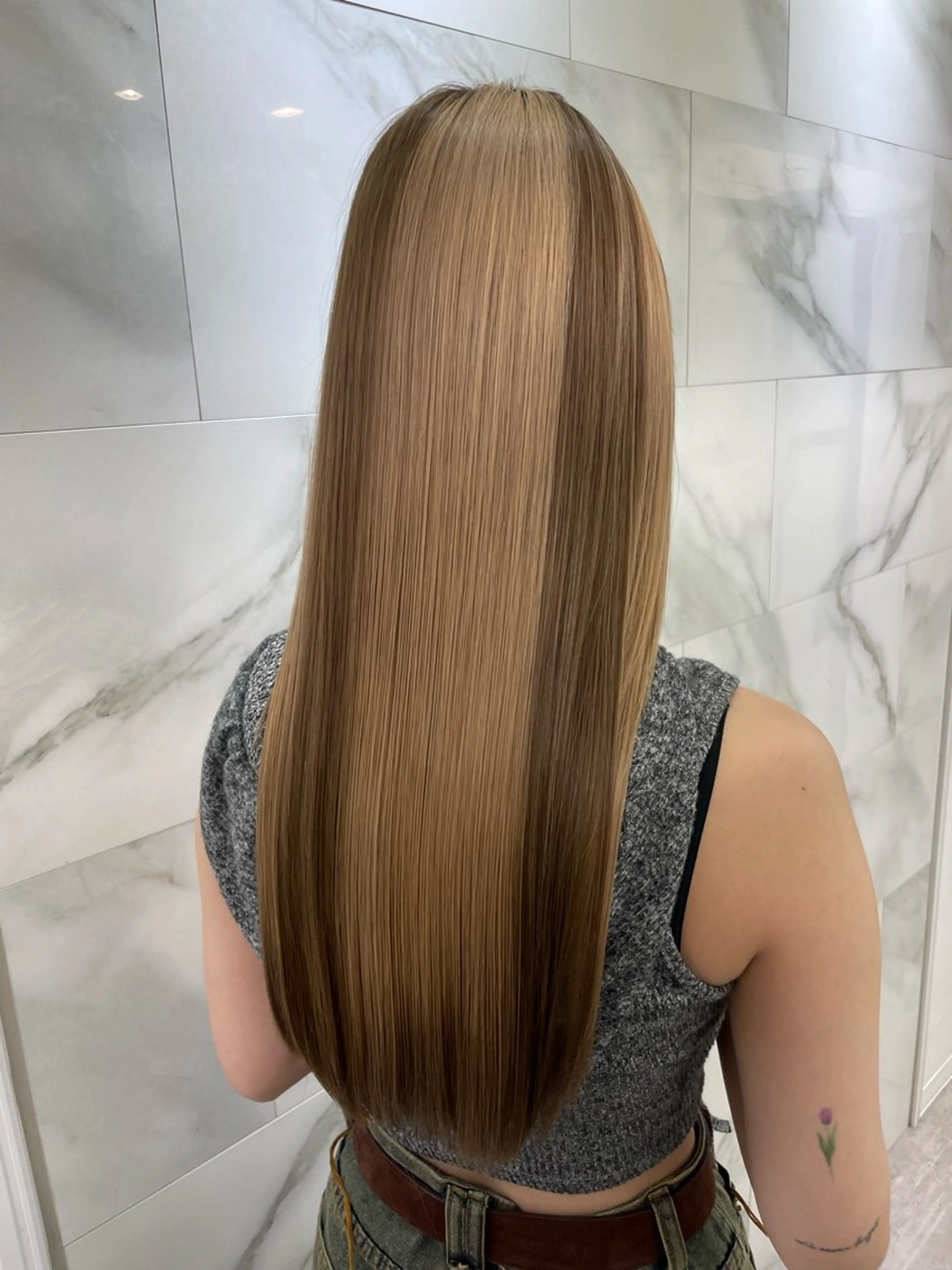 ロング ヘアカラー トリートメント soigné 表参道【ソワネ】所属・🖱️透明感カラー ×髪質改善Rikyuのヘアスタイル