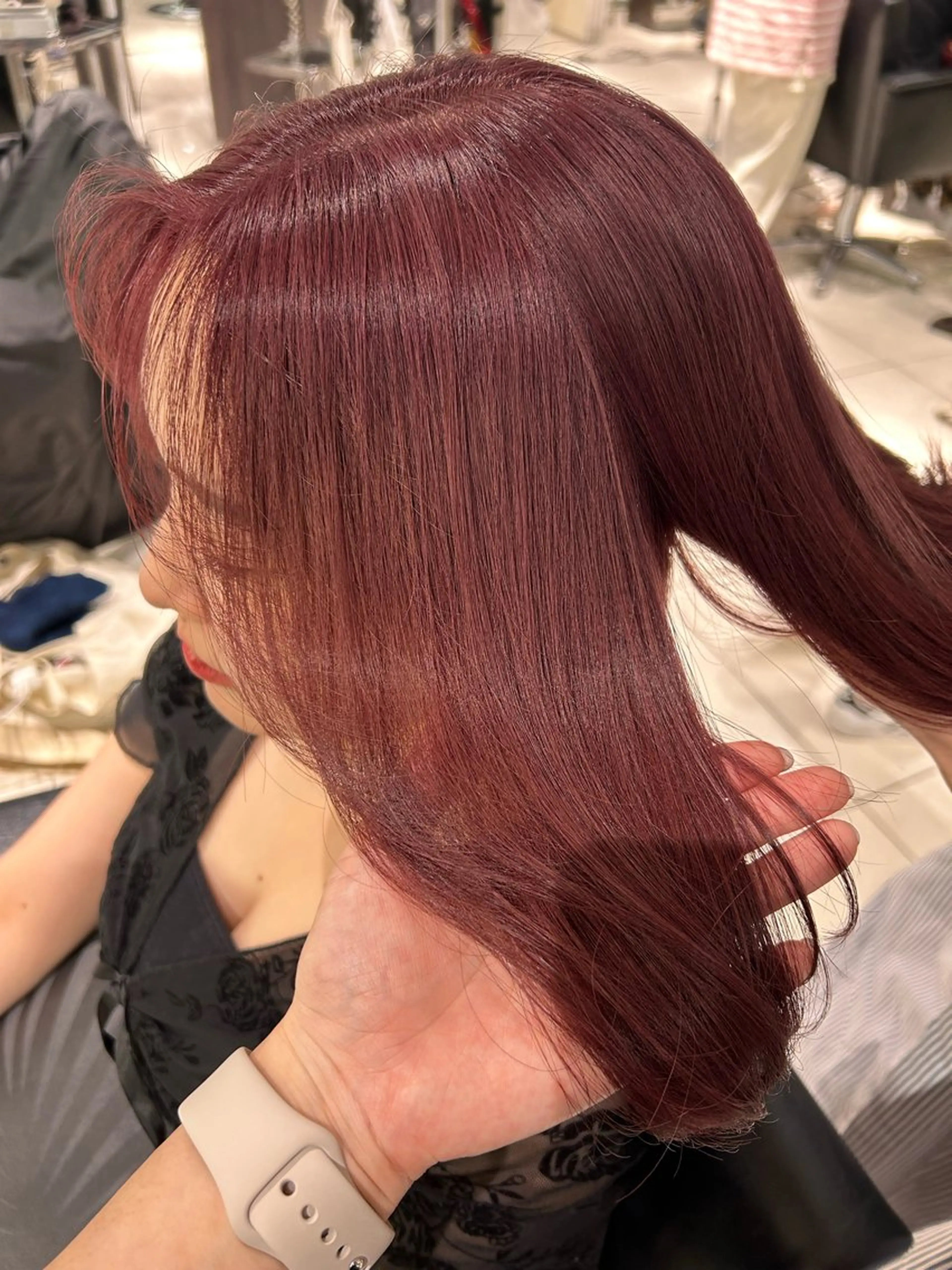 カラー ブリーチ 艶カラー🩵中久保 舞優🩵のヘアスタイル