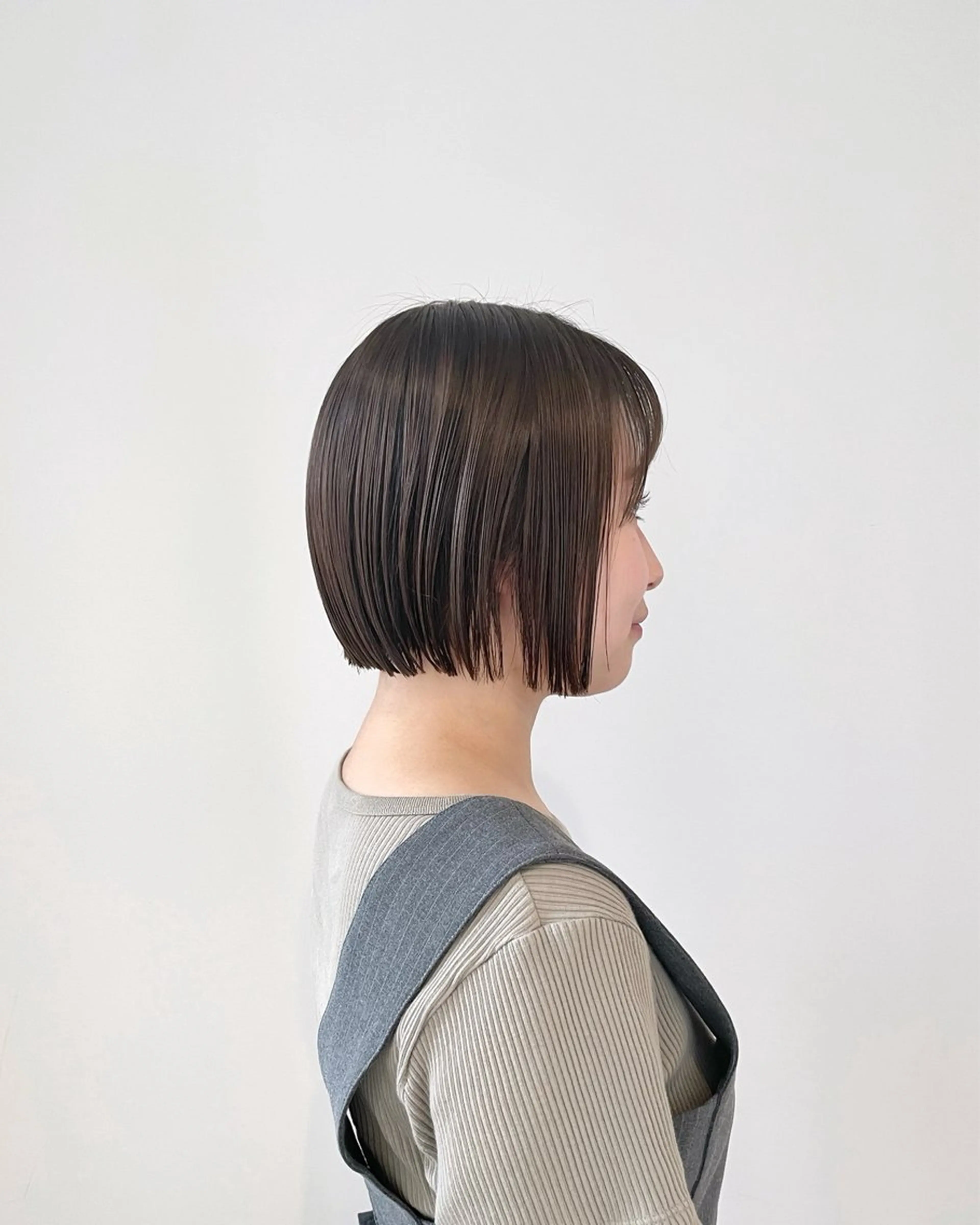 ショート カラー カット 縮毛矯正 トリートメント ENIF ツキのヘアスタイル