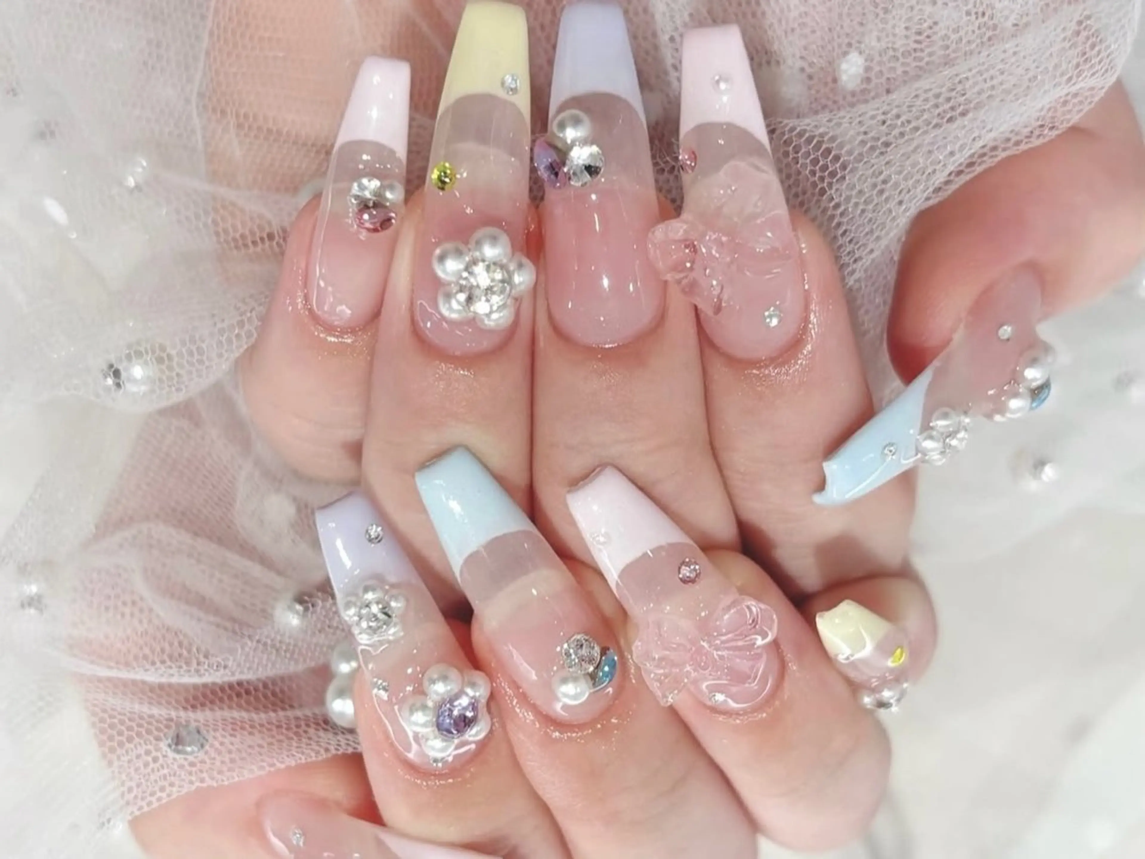 メンズ ネイル メンズ韓国風 アートネイル フレンチネイル ジェルネイル キラキラネイル ハンドネイル Bloom スカルプ専門店のネイルデザイン