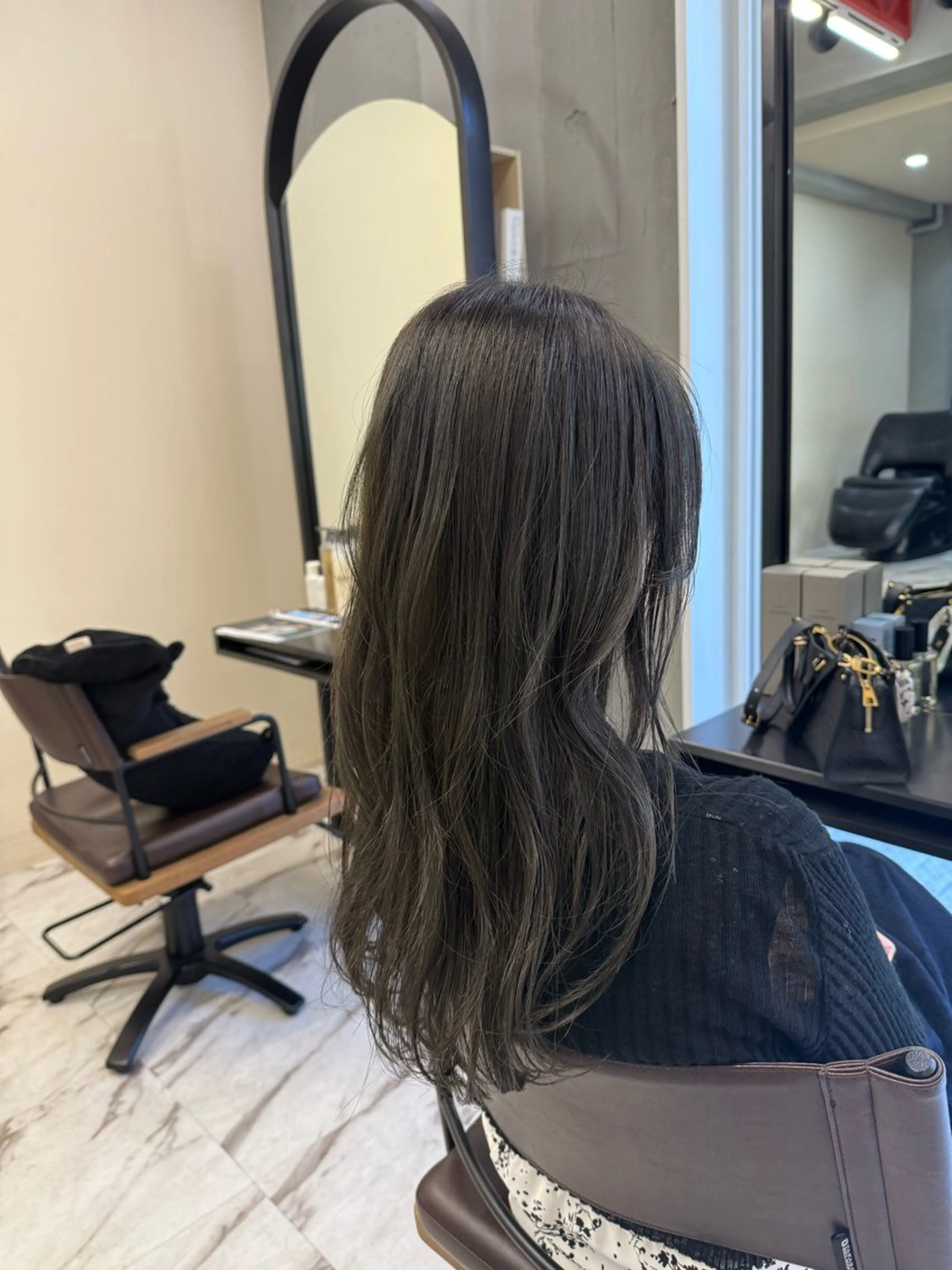 ロング カラー GIFT OMOTESANDO所属・秋月 いなのヘアスタイル