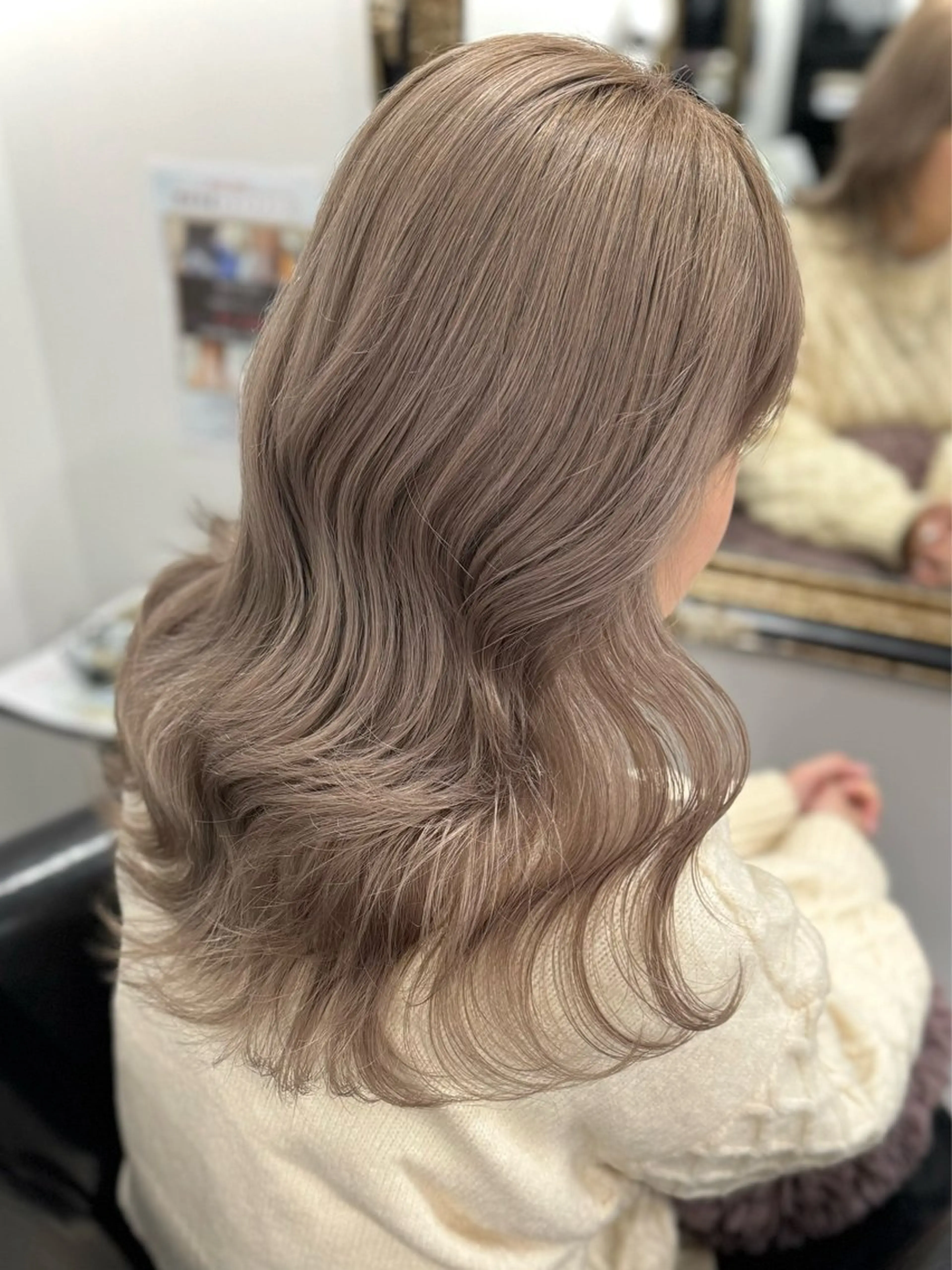 全頭ブリーチオンカラー+うる艶トリートメントの写真