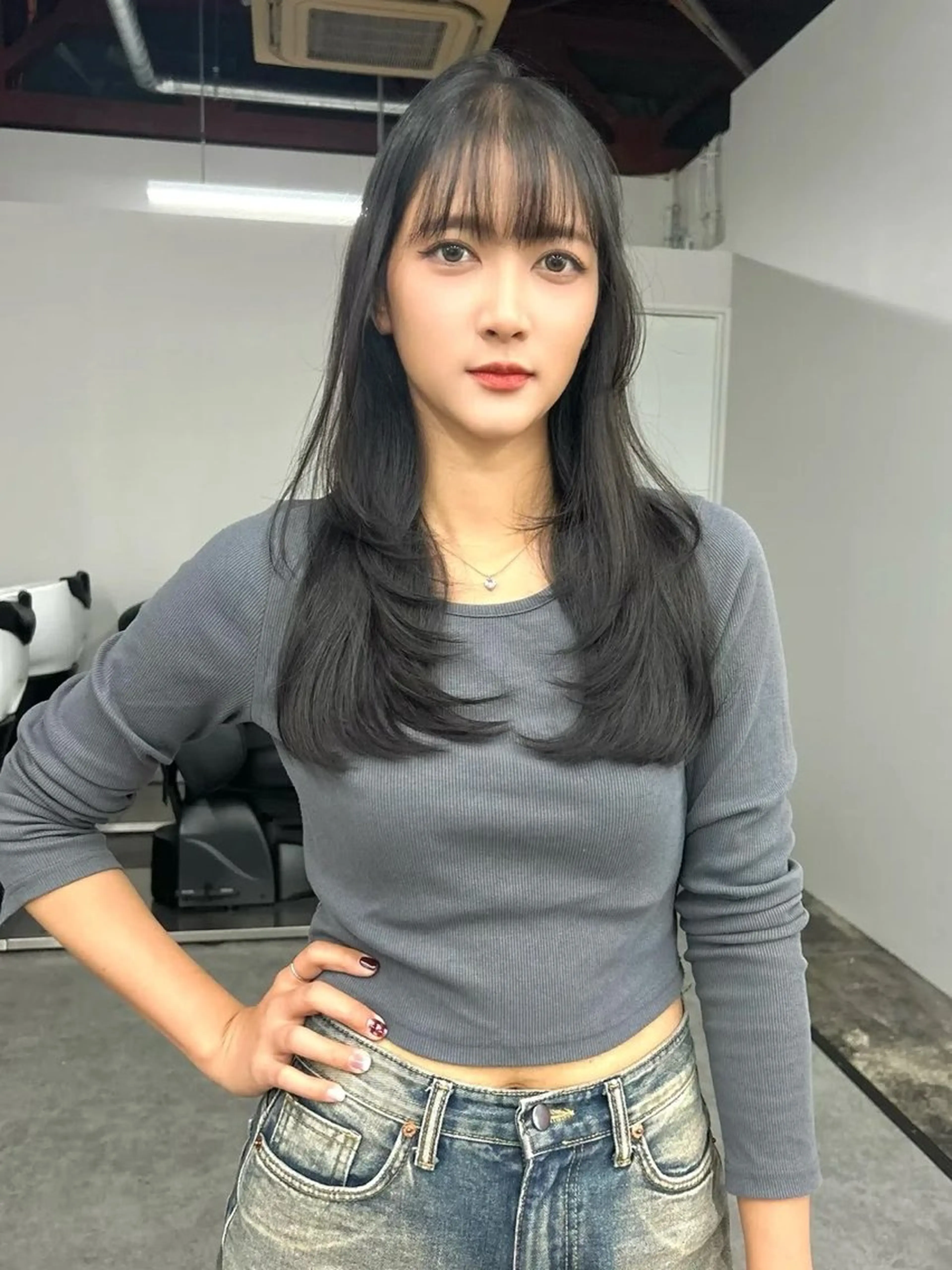 ロング カラー 黒髪 グレーブラック ハッシュカット カット ヘアカラー Lien by kiitos所属・韓国ヘア×レイヤー カット/上田丈也のヘアスタイル