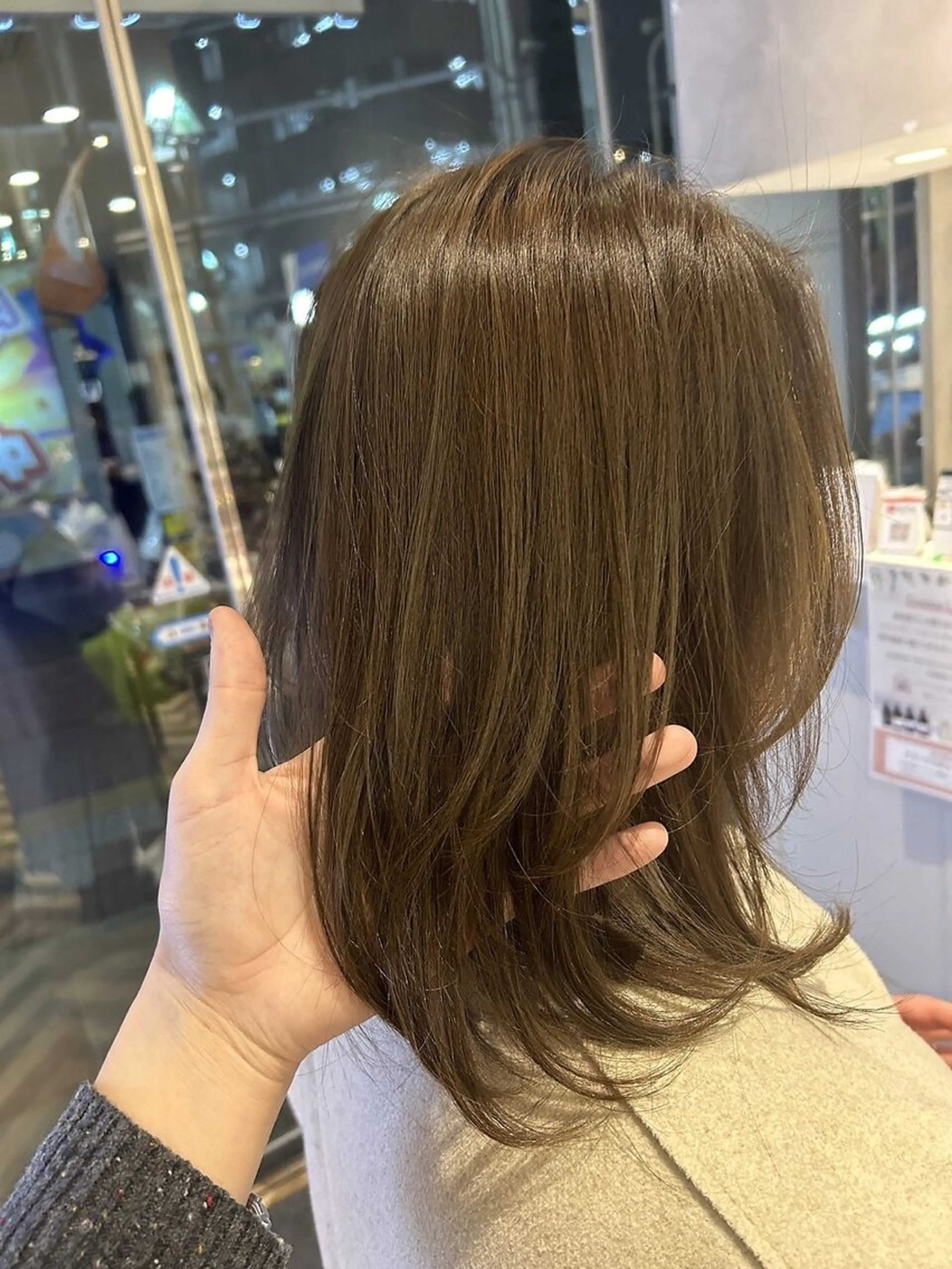 ミディアム カラー ベージュカラー オリーブベージュ カット ヘアカラー トリートメント ナルミ ケイスケのヘアスタイル