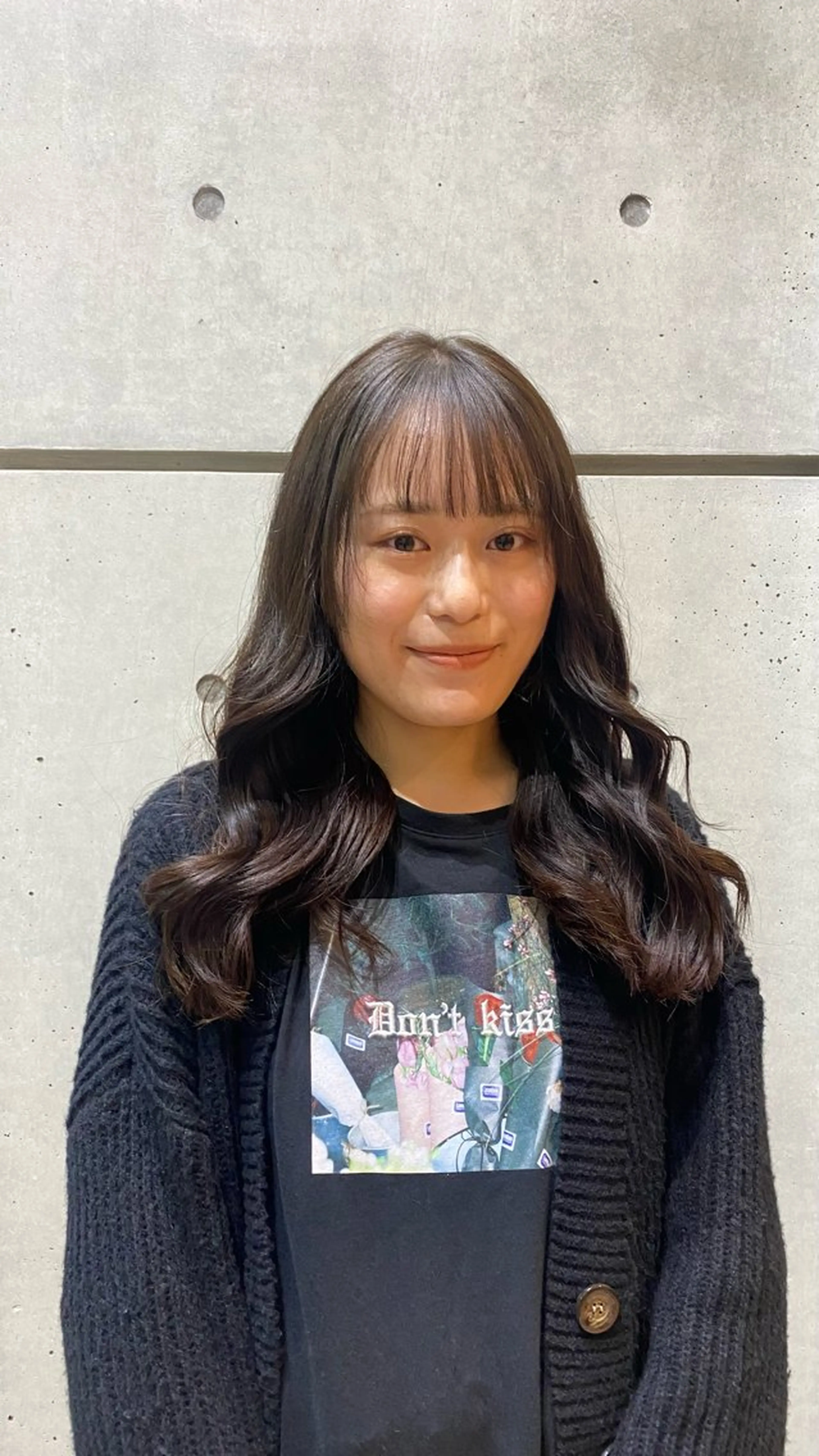 ロング カラー 磯谷 朋のヘアスタイル