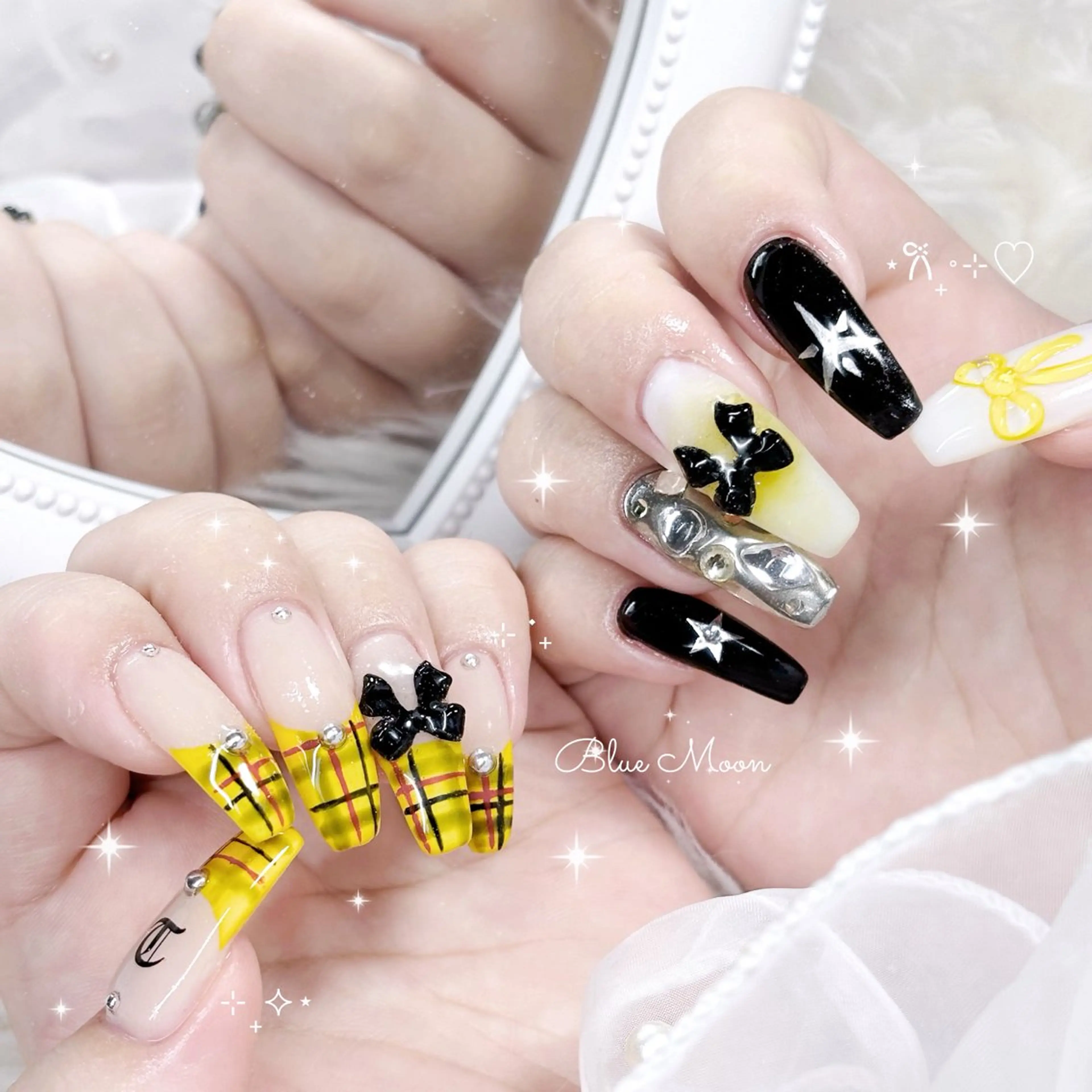 ネイル アートネイル クリアネイル ミラーネイル ぷっくりネイル リボン ハンドネイル フットネイル ハンドケア nail salon Blue Moonのネイルデザイン