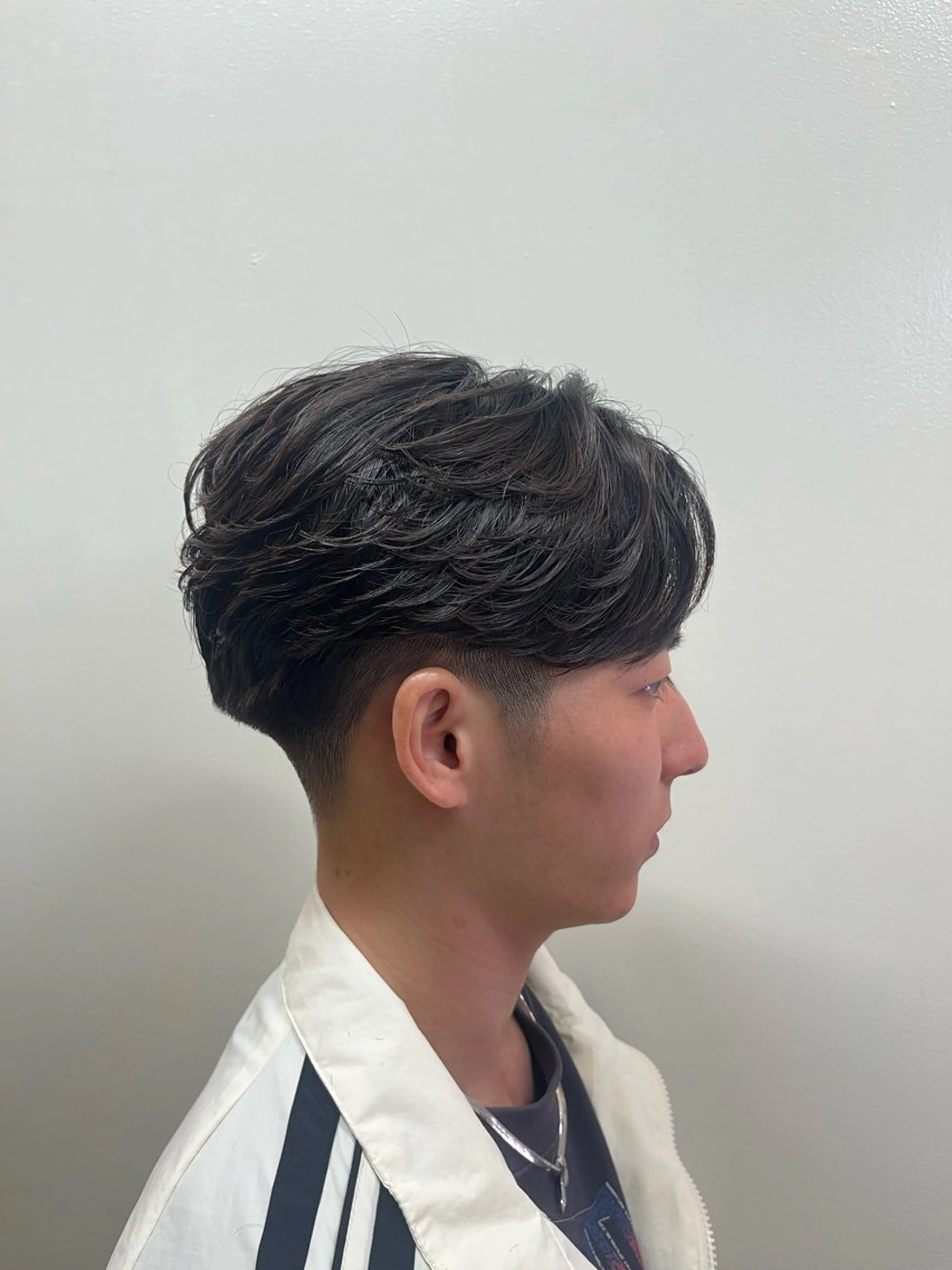 ショート パーマ メンズ ショートヘア カット パーマ カルマ・ニュアンス パーマ　須田龍世のヘアスタイル