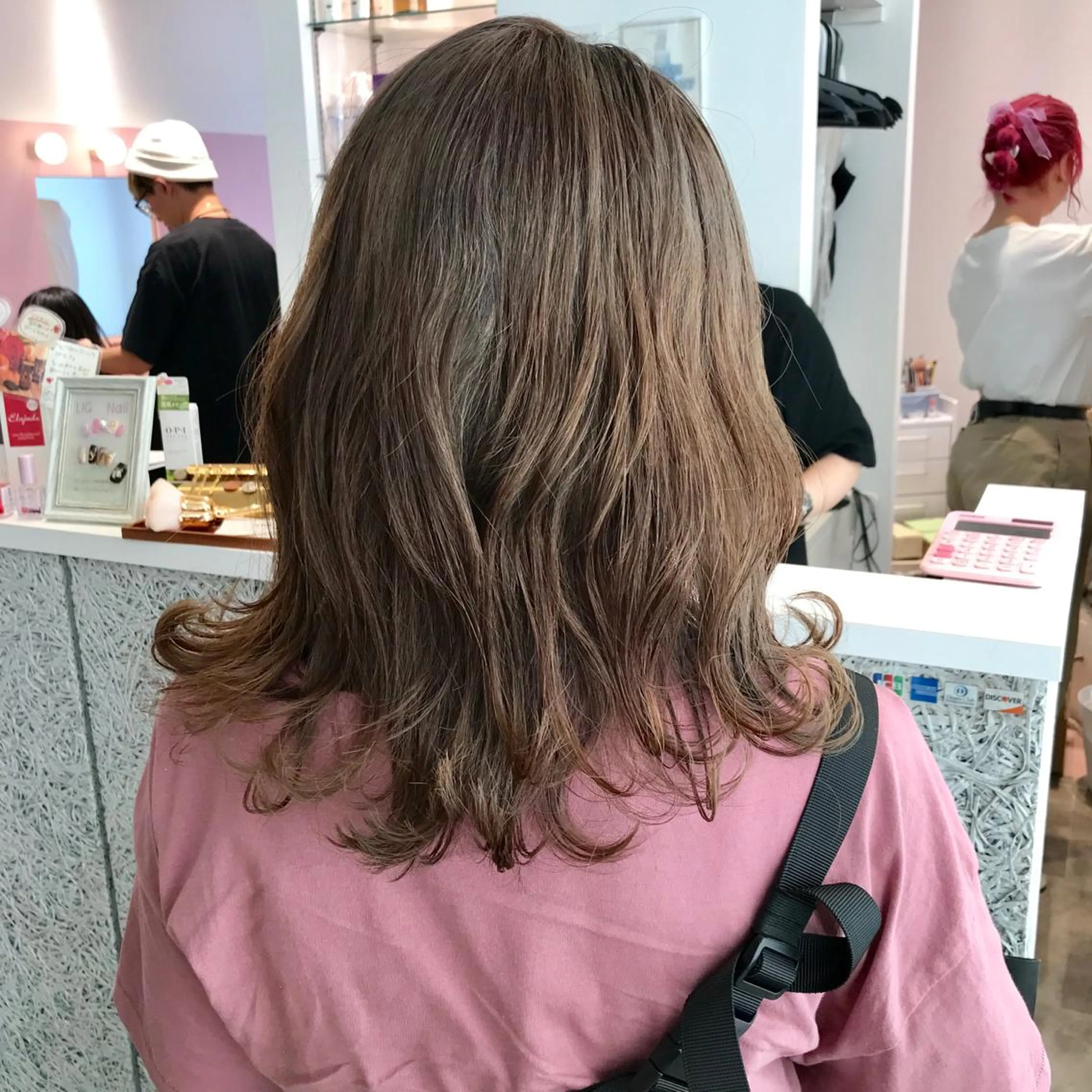 ミディアム カット ヘアカラー トリートメント 所渉/韓国レイヤー /ウルフカットのヘアスタイル