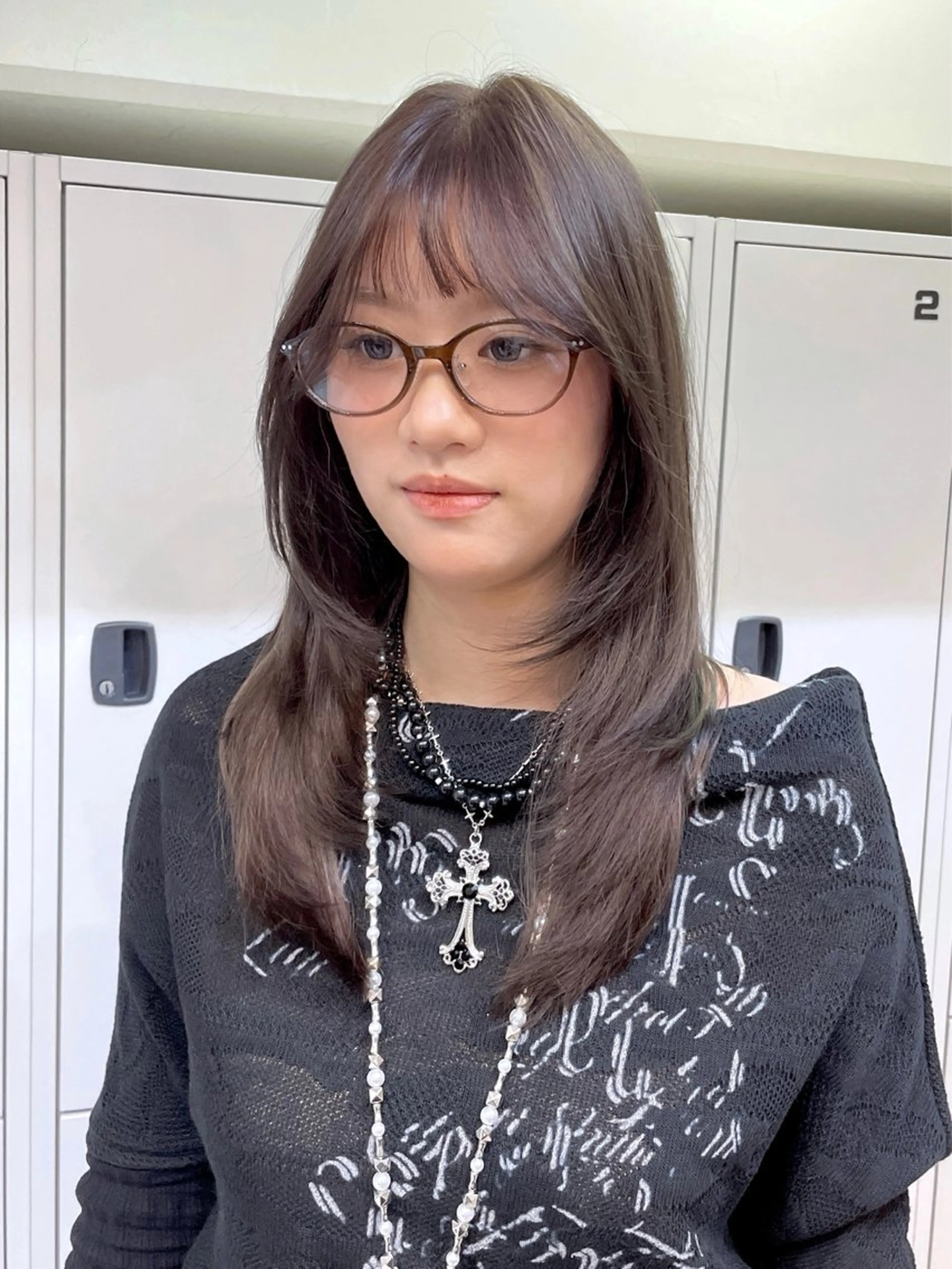 セミロング カラー ブリーチ 透明感カラー グレージュ レイヤーカット カット ヘアカラー yu-kaハッシュ カット/韓国レイヤーのヘアスタイル