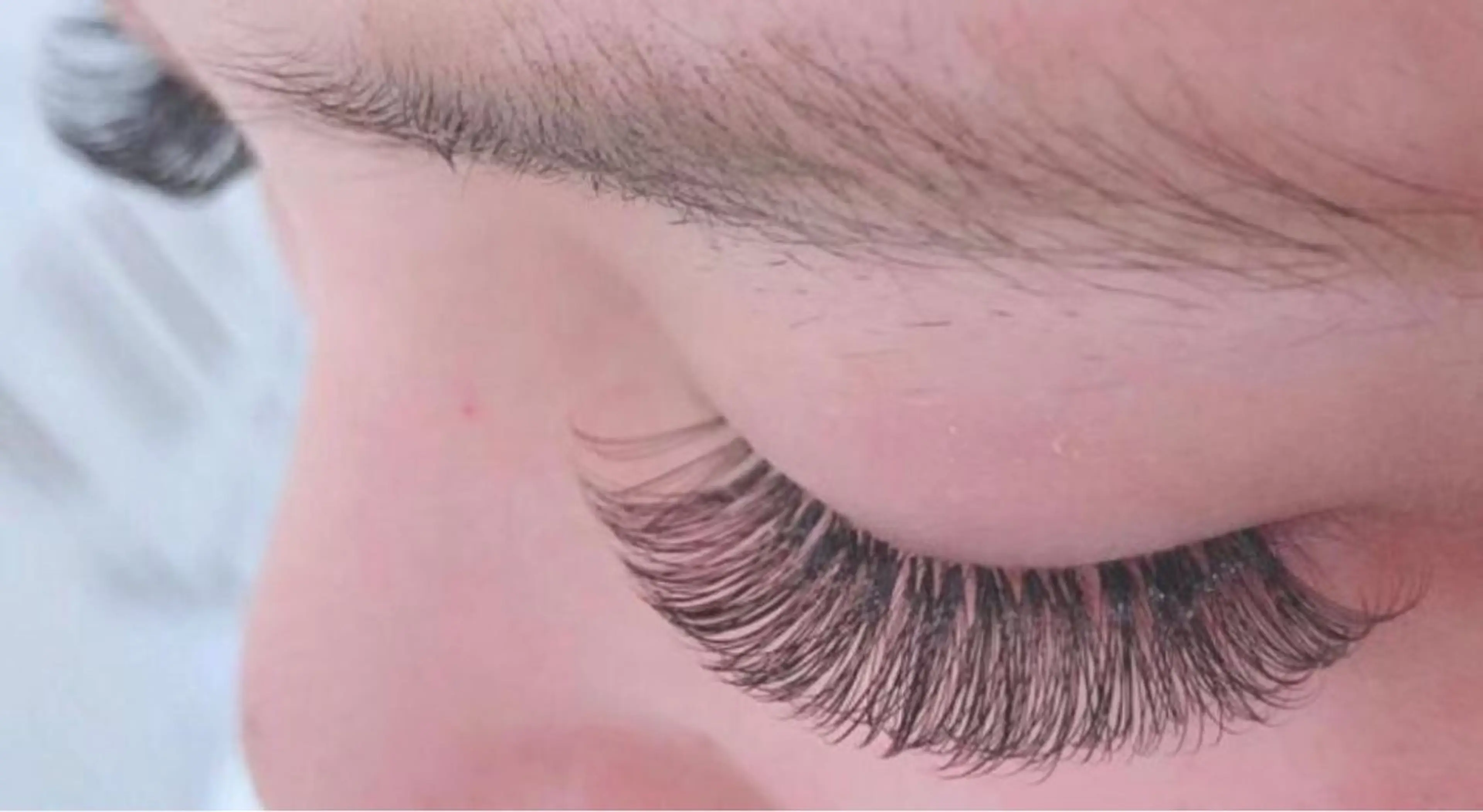 軽くてモチNO.1最新💫フラットラッシュ🌟つけ放題👉7800❣️コーティング付き🎀(オフ＋500)の写真