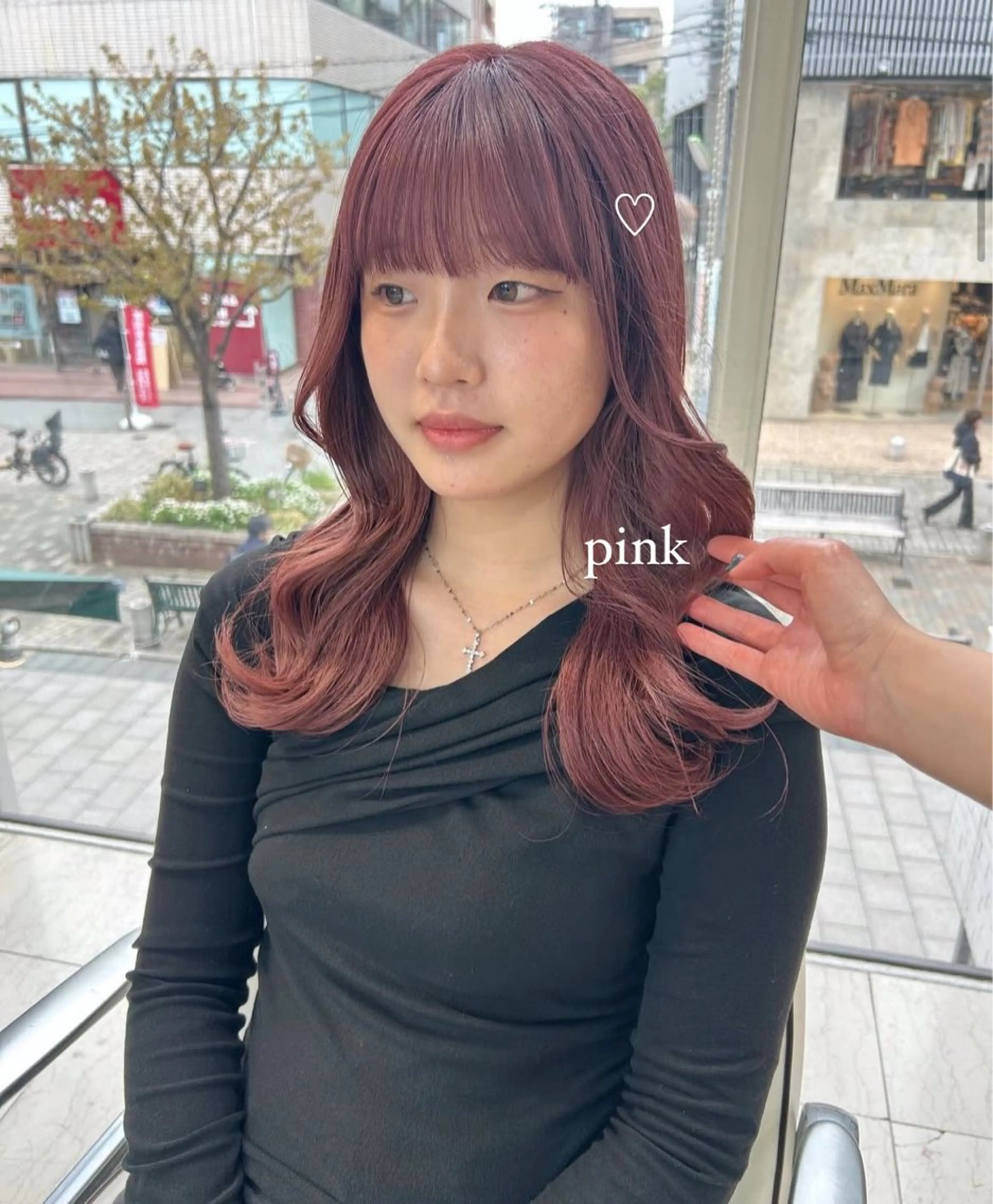 ロング カラー ベージュカラー ピンクカラー ピンクベージュ ヘアカラー ありむらもえ/ インナーカラーのヘアスタイル
