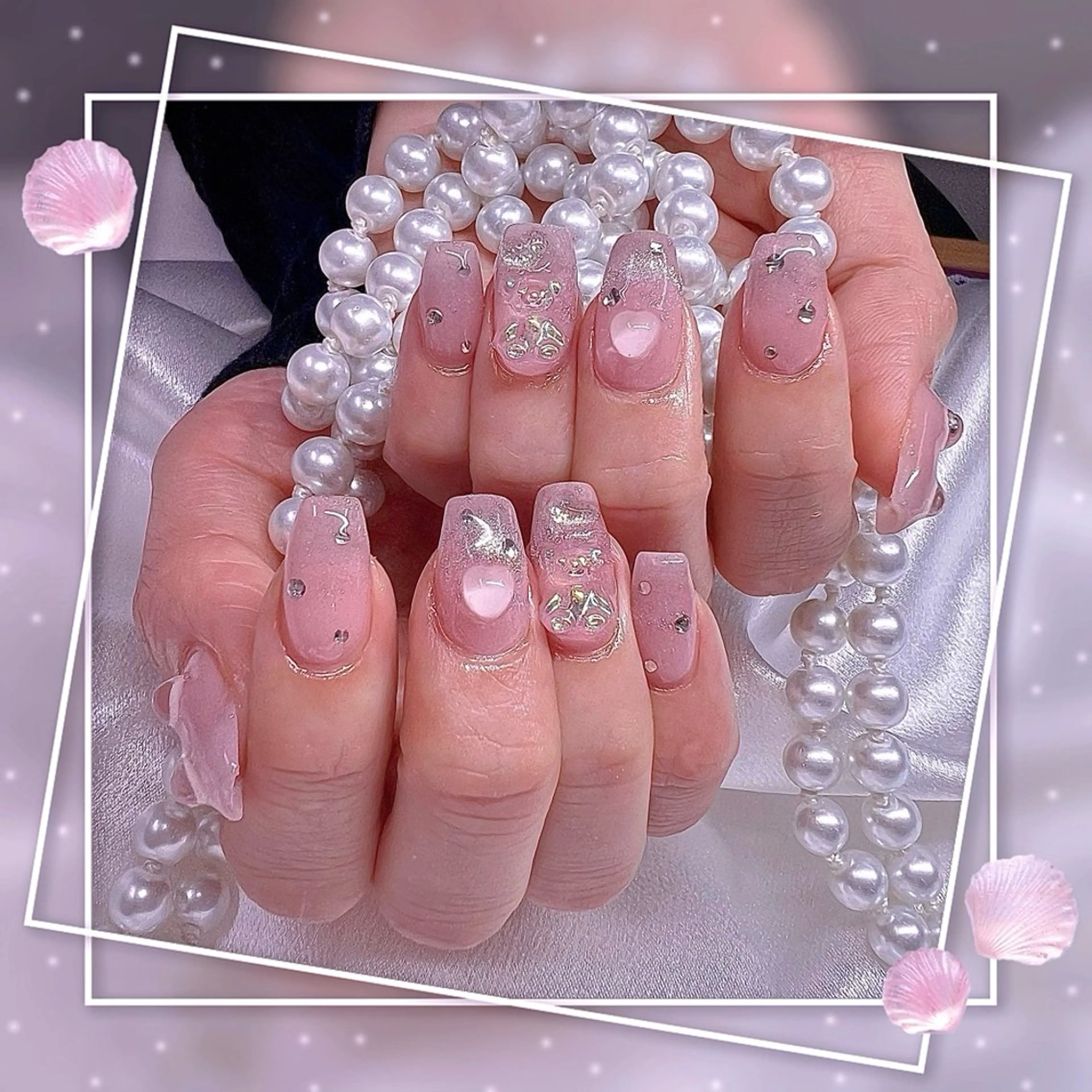 ネイル フレンチネイル グラデーション キラキラネイル 韓国ネイル マグネットネイル ハンドネイル Chill Nailsalonのネイルデザイン