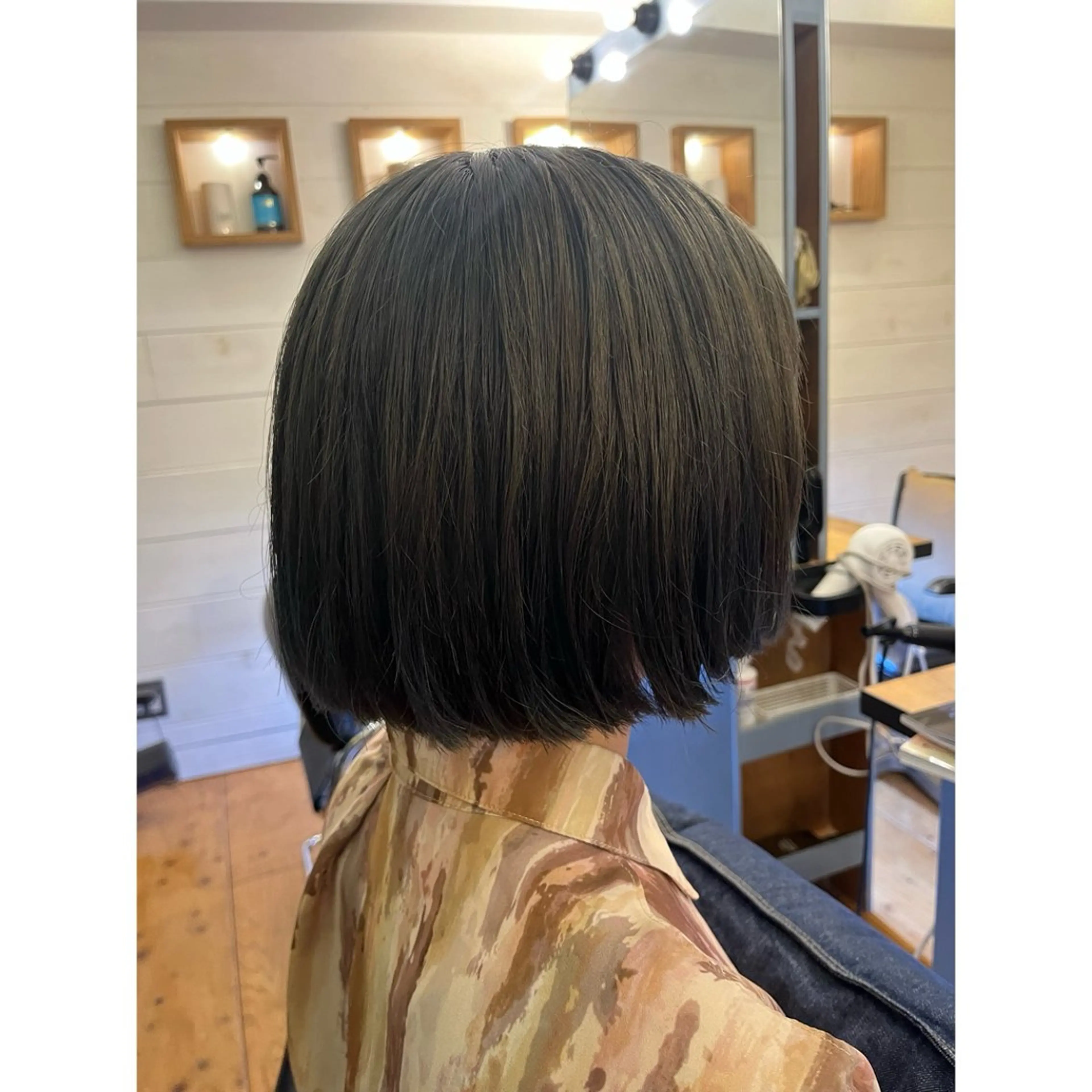ショート カラー ブリーチ グレージュ カット ヘアカラー トリートメント Lagom なかだのヘアスタイル