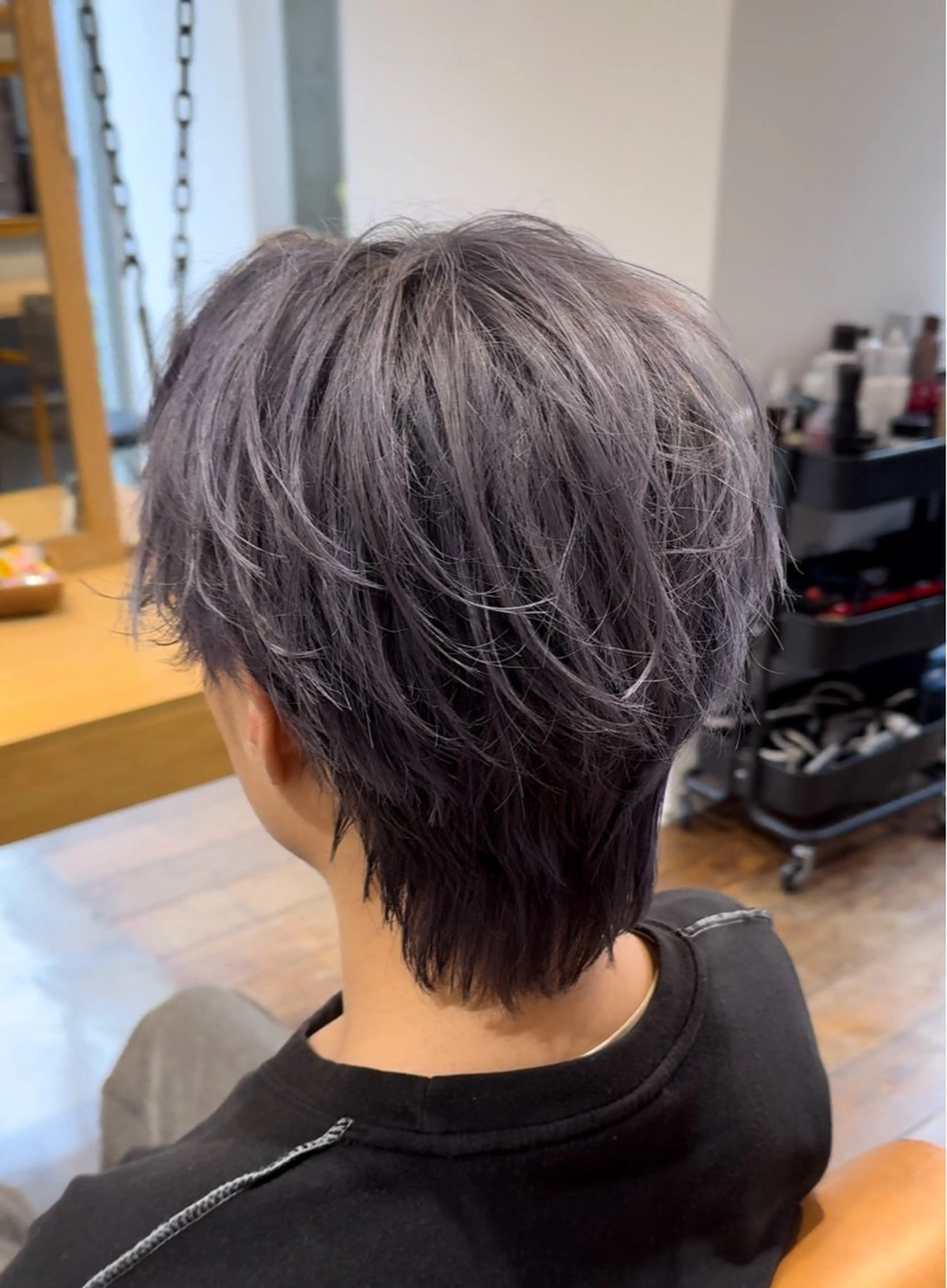 カラー メンズ センターパート メンズ韓国風 メンズウルフカット シルバー ウルフカット カット ヘアカラー vivid所属・麻生誠 メンズ特化❤️‍🔥のヘアスタイル