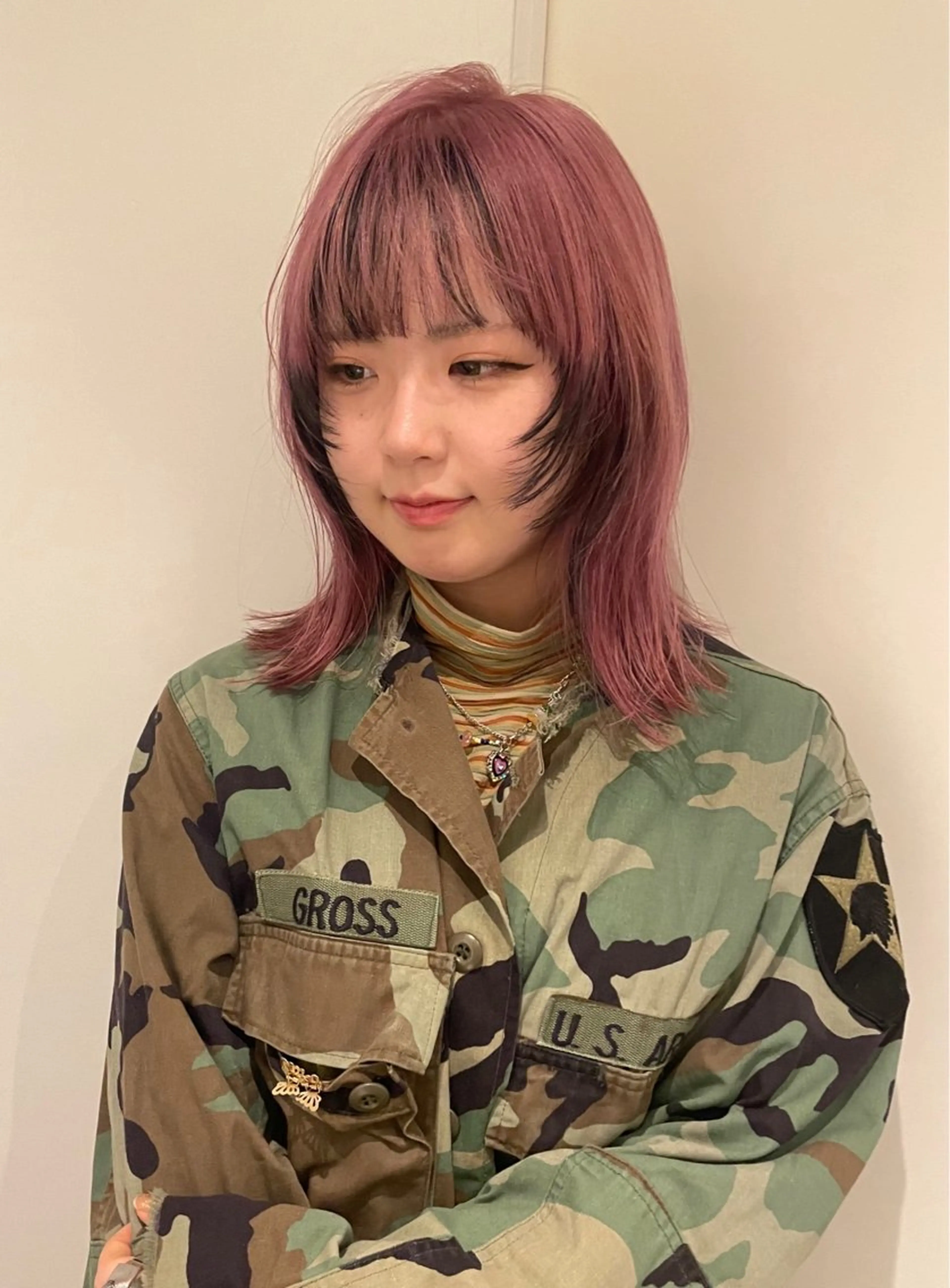 ミディアム カラー ミストバング ベージュカラー 黒髪 ブリーチ ケアブリーチ MIU/ルーツカラー ボブ/顔周りレイヤーのヘアスタイル