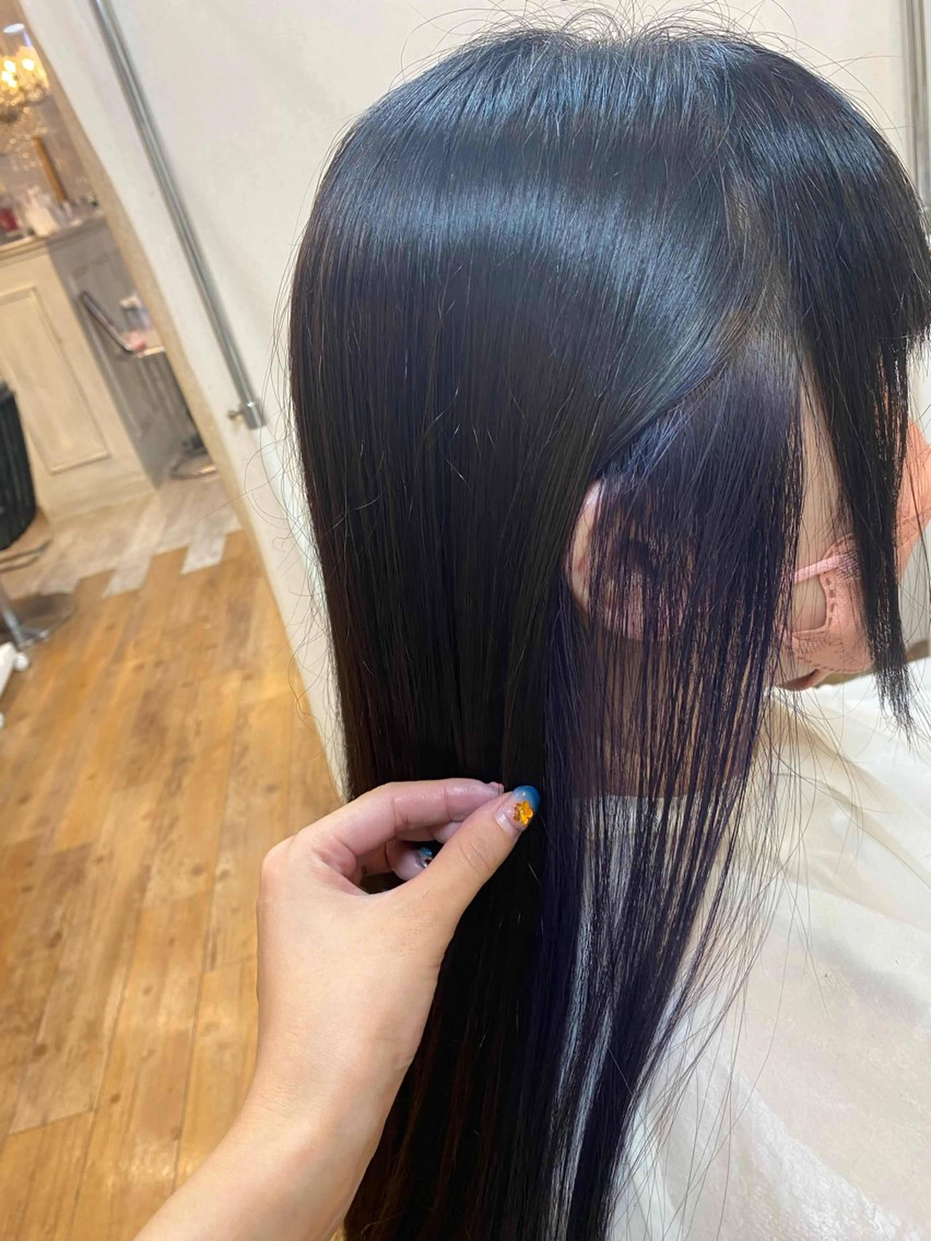 ロング カラー ブリーチ インナーカラー 四日市 tomokaのヘアスタイル