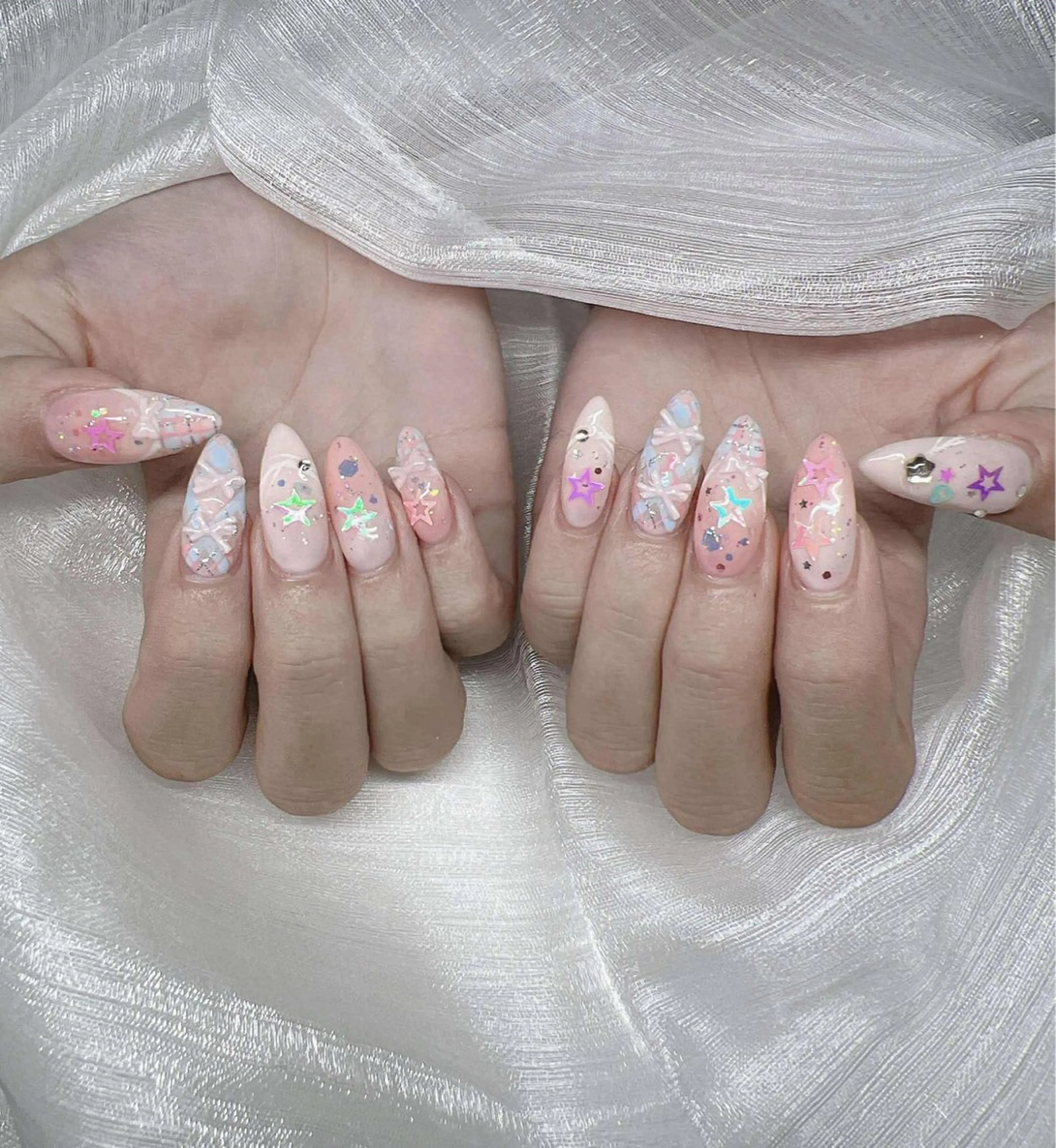 ネイル 長さ出し グラデーション 卒業式 キラキラネイル マグネットネイル ハンドネイル Lee Nailsのネイルデザイン