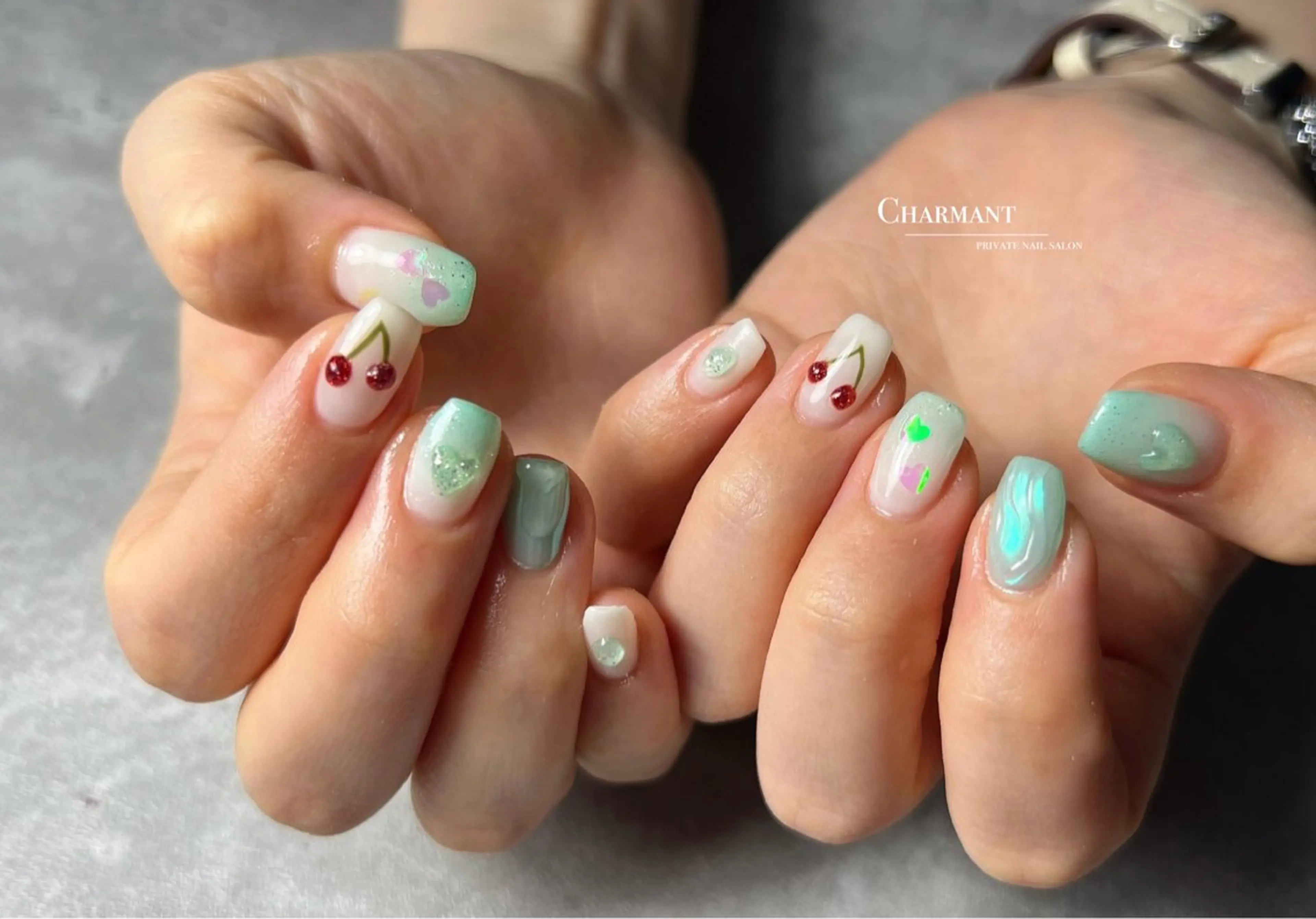 ネイル ハンドネイル minako .のネイルデザイン