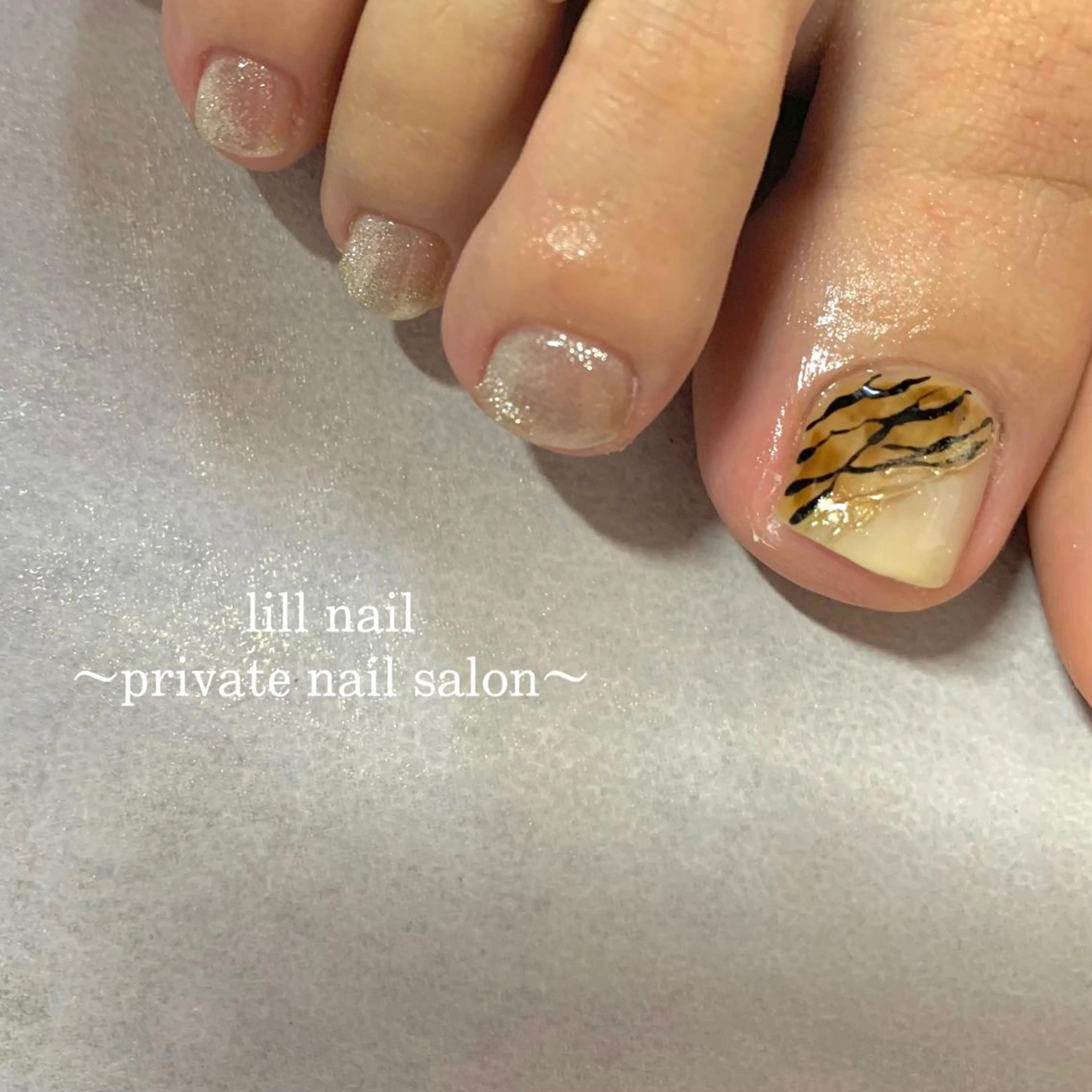 ミディアム pllia beautyのネイルデザイン