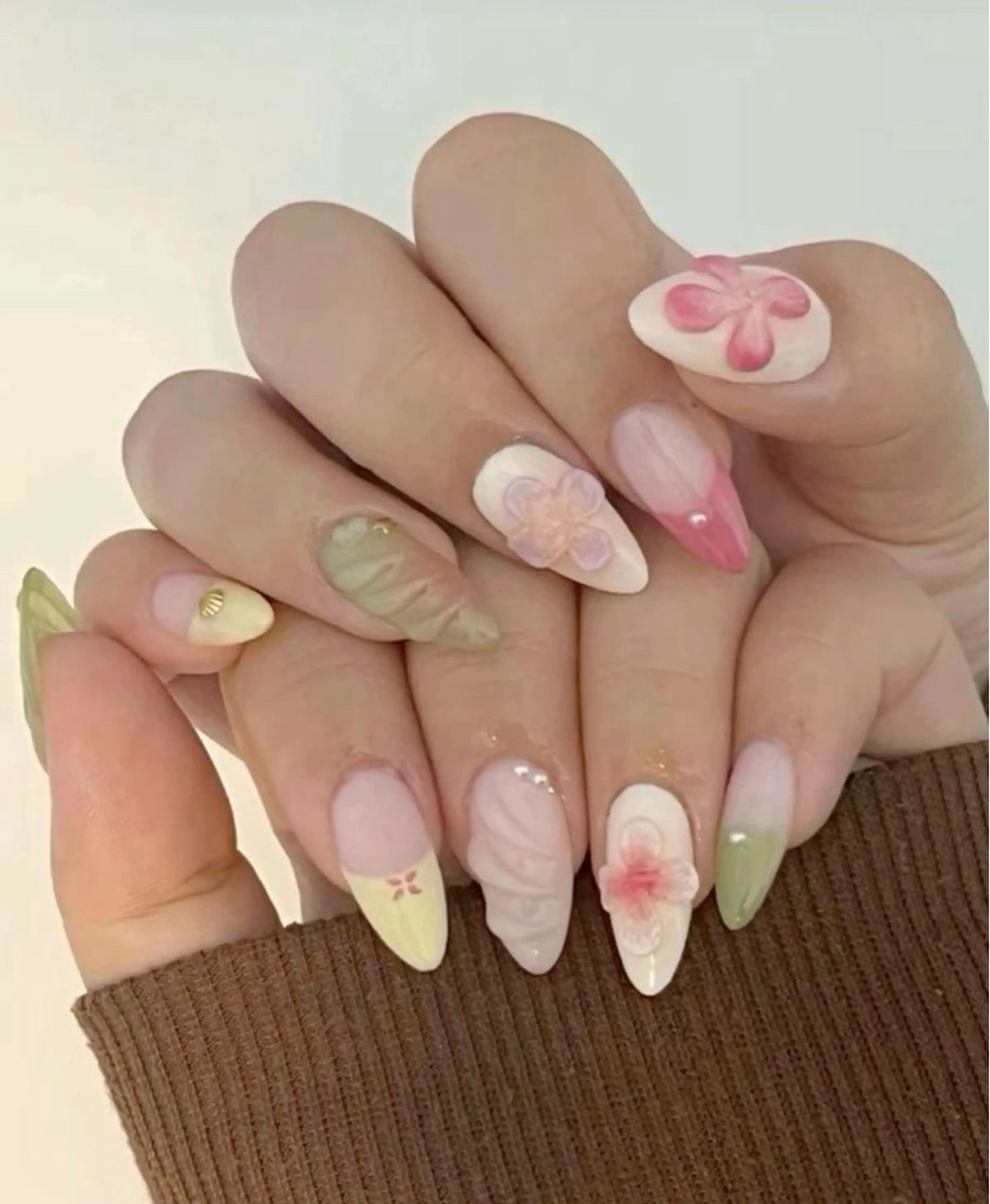 ネイル 長さ出し フレンチネイル グラデーション 卒業式 マグネットネイル ハンドネイル MIHANA NAILのネイルデザイン