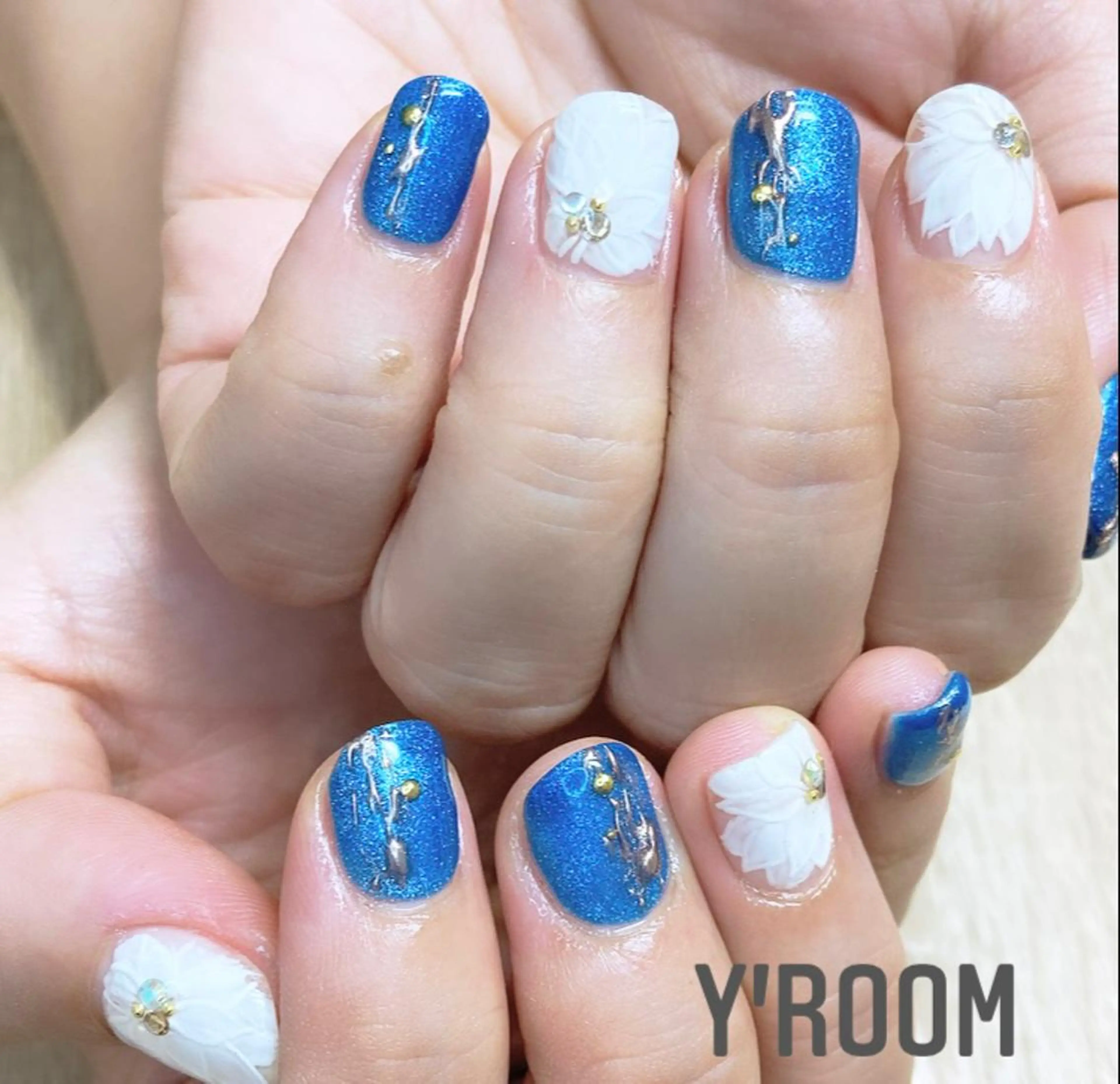 ネイル アートネイル オーロラネイル フラッシュネイル フットネイル ジェルネイル ハンドネイル YUKA （ネイリスト）のネイルデザイン