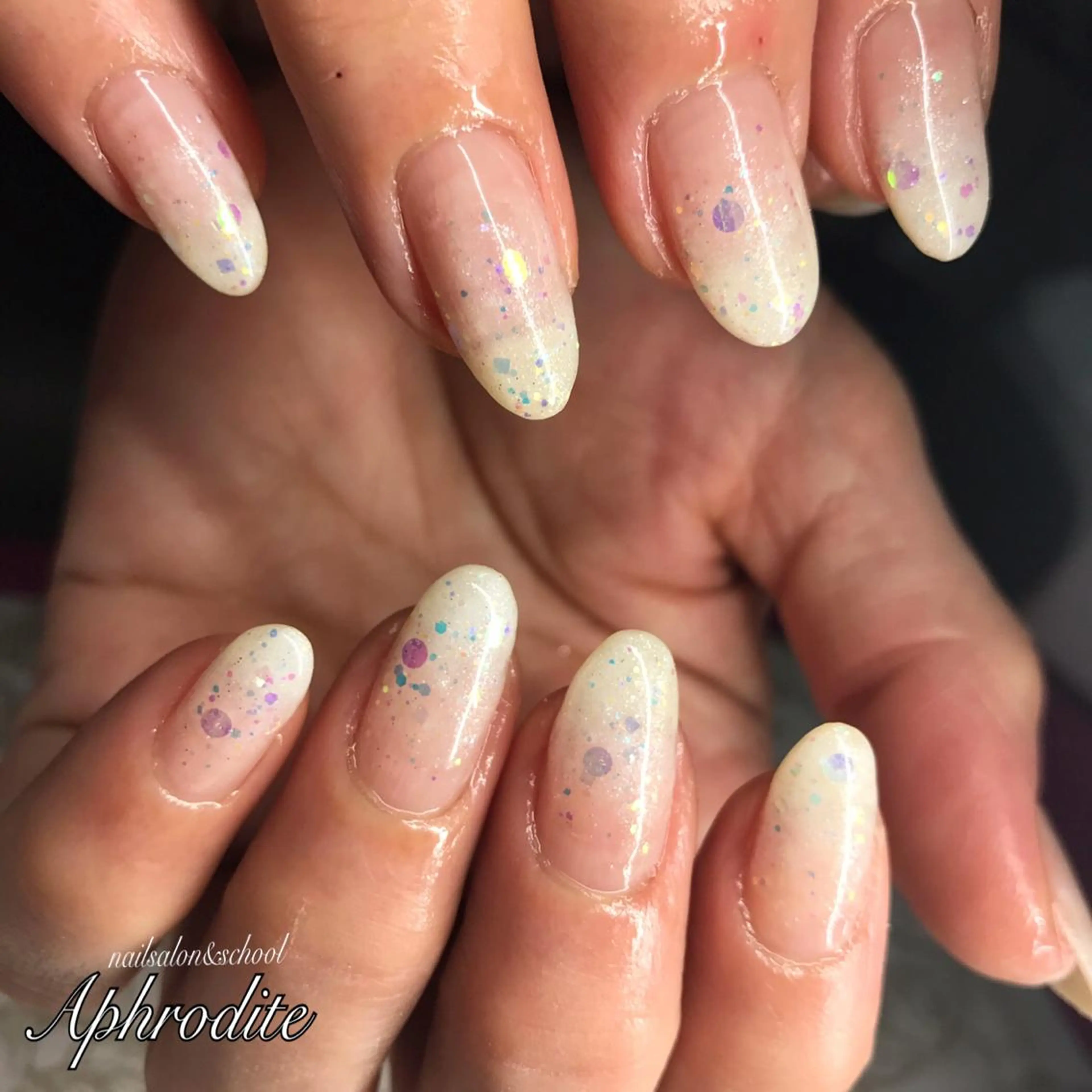ネイル シンプルネイル ホワイト APHRODITE Nagisaのネイルデザイン